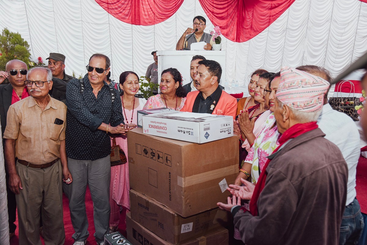 विपद व्यवस्थापनका लागि २५ लाखको सामाग्री वितरण