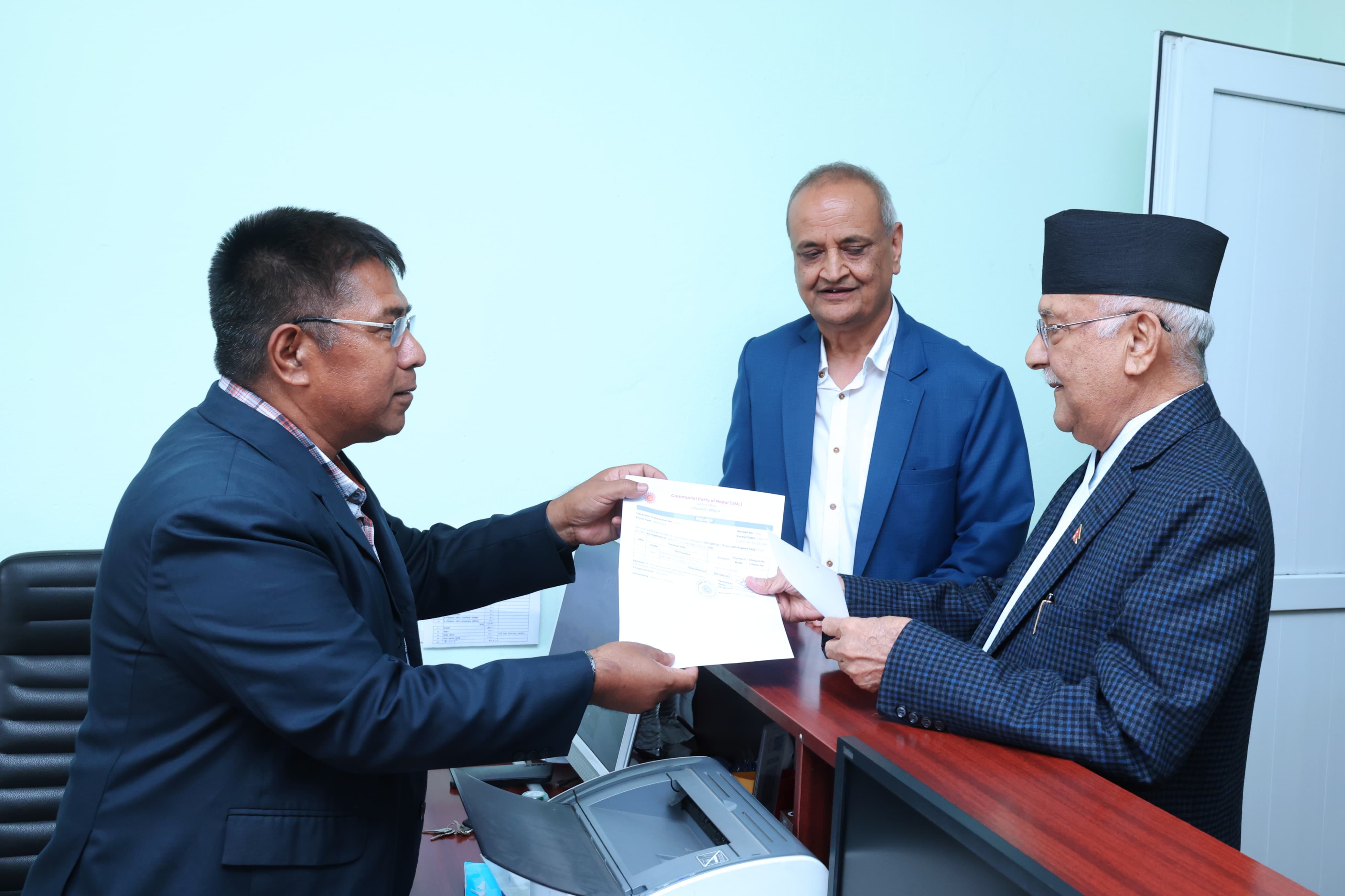 अध्यक्ष ओलीले तिरे एमालेको लेबी