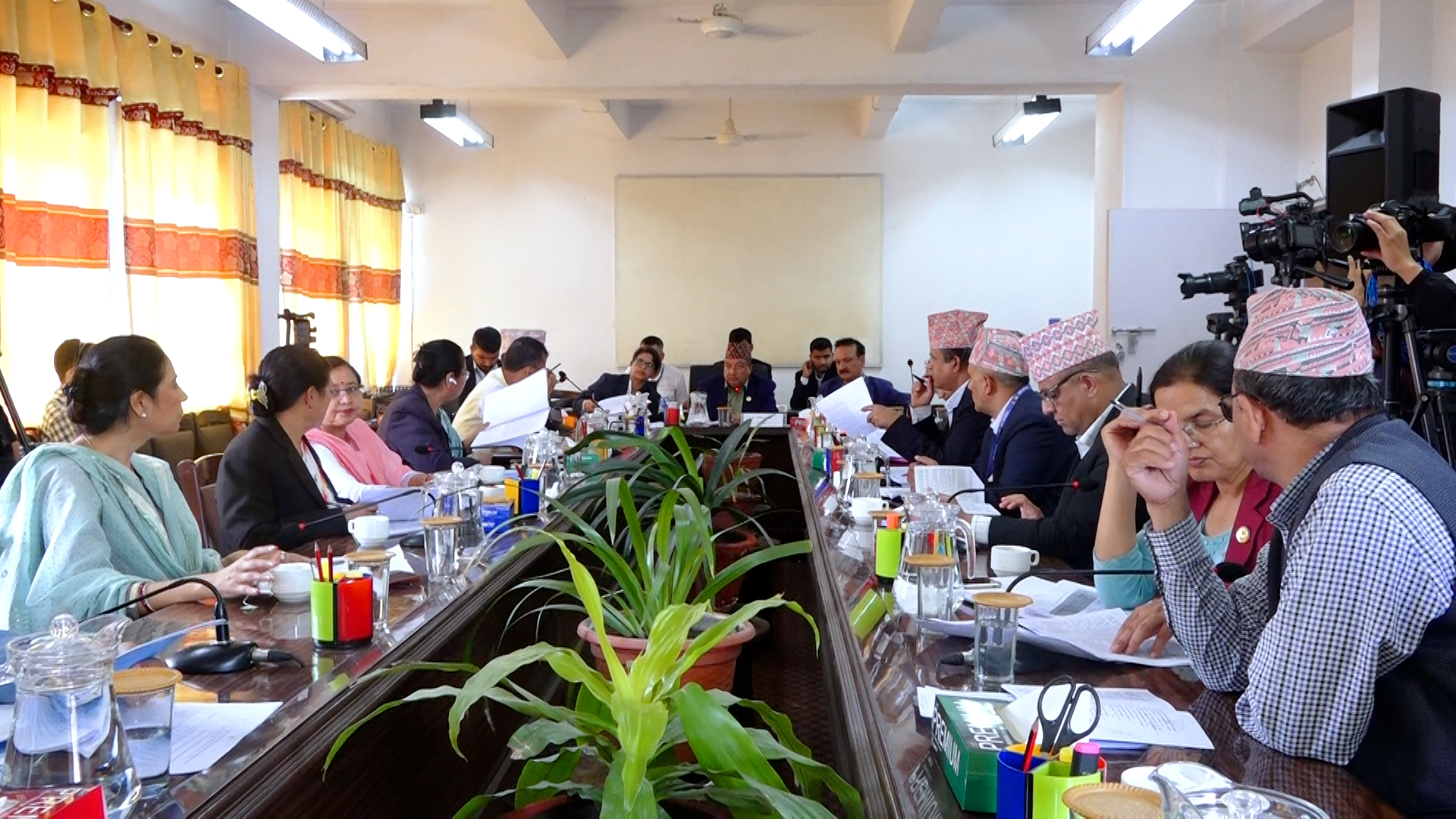 दुईवटा संसदीय समितिको बैठक बस्दै