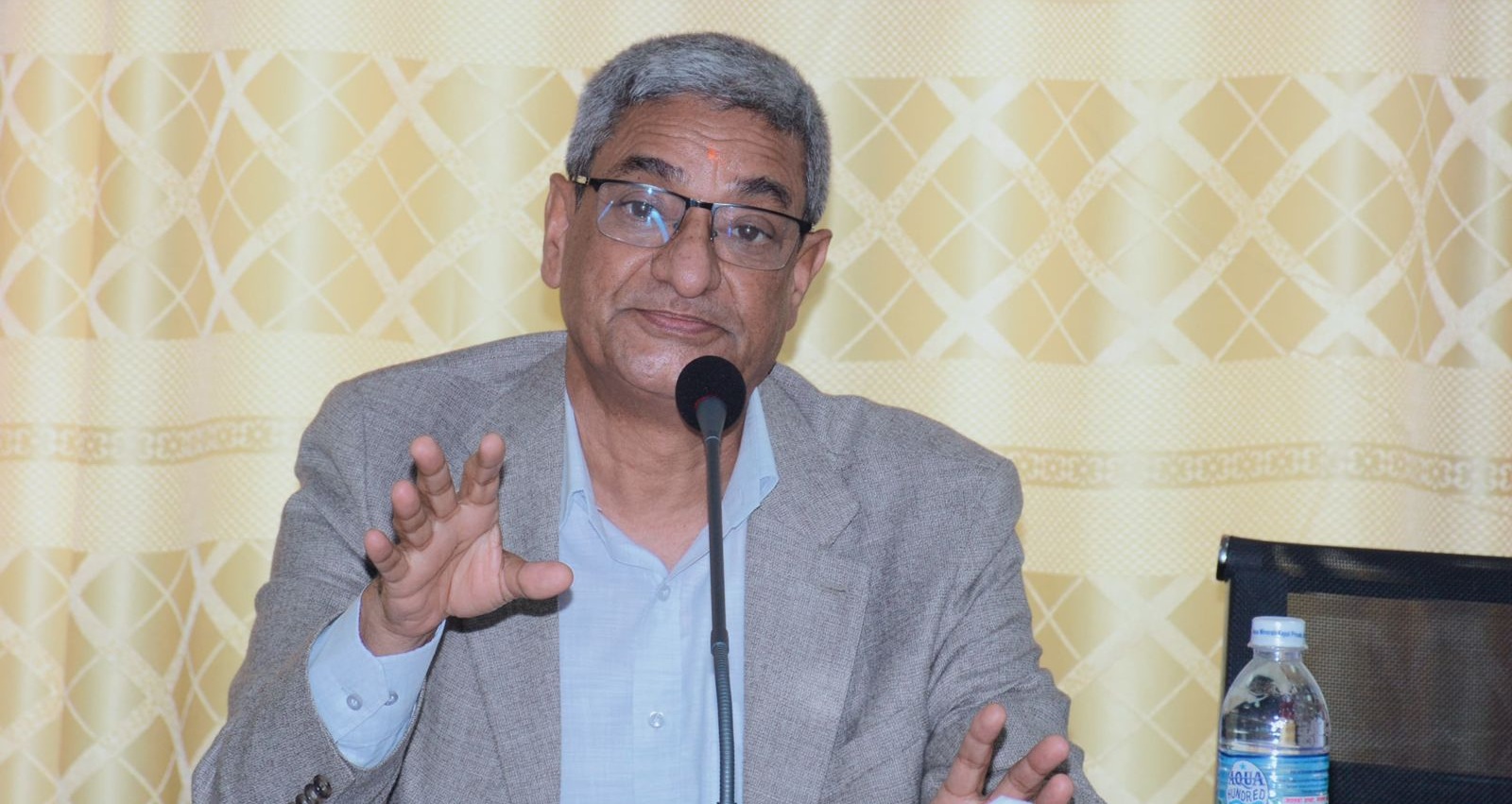 प्रहरी विधयेक असार महिनाभित्रै संसदमा पेश गर्ने वातावरण बनाइदिन गृहमन्त्री लेखकको आग्रह