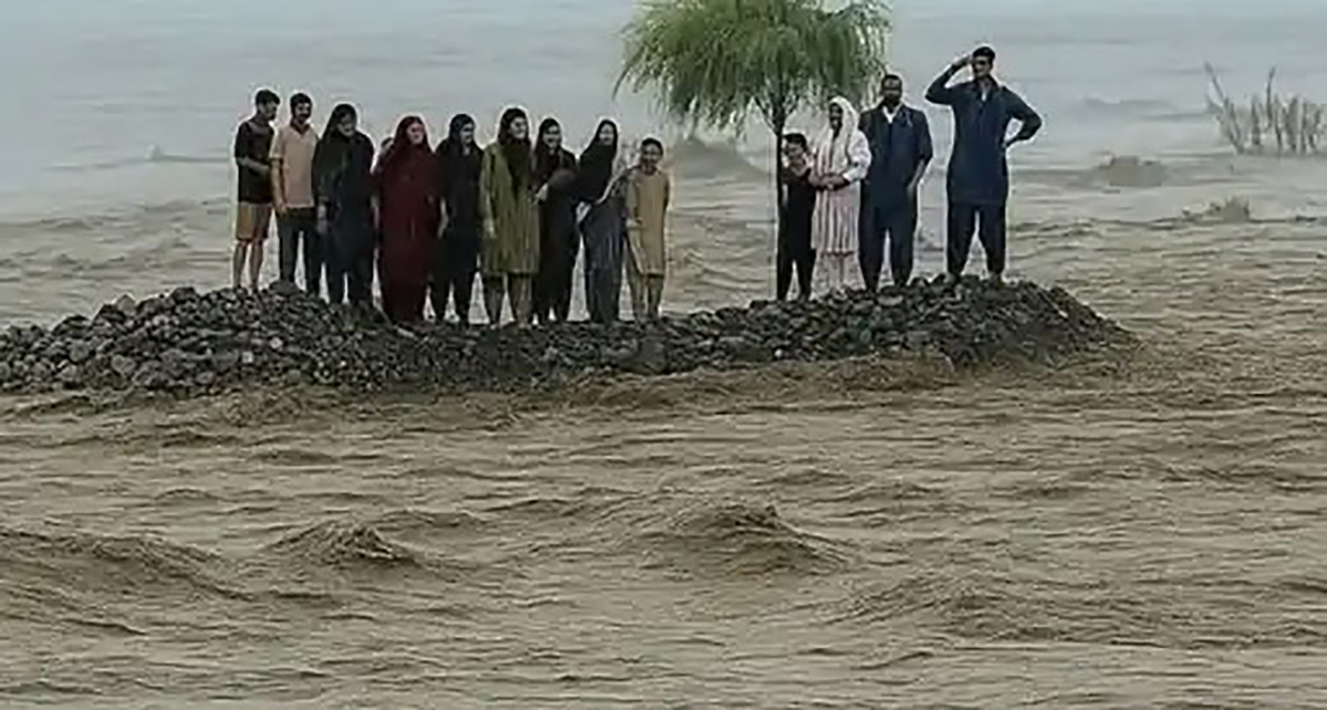 उर्लिएको बाढीको बीचमा ४५ मिनेट पर्खिँदा पनि उद्धार भएन, बगेर १७ जनाको मृत्यु धेरै बेपत्ता