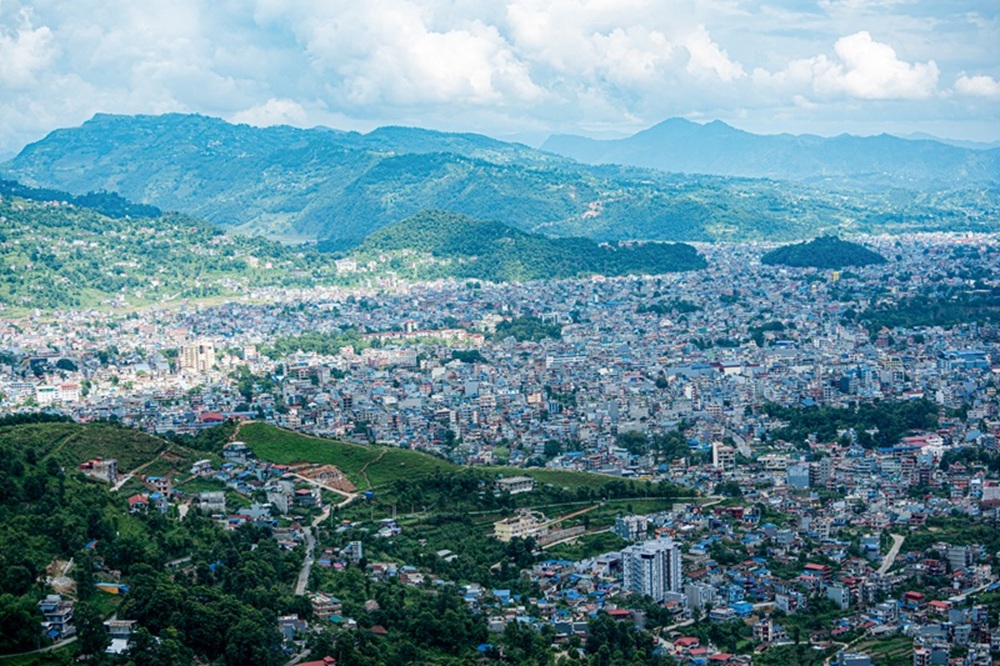 अलपत्र पर्यटकलाई होटल संघकाे पहलमा निःशुल्क खाना र बस्ने व्यवस्था