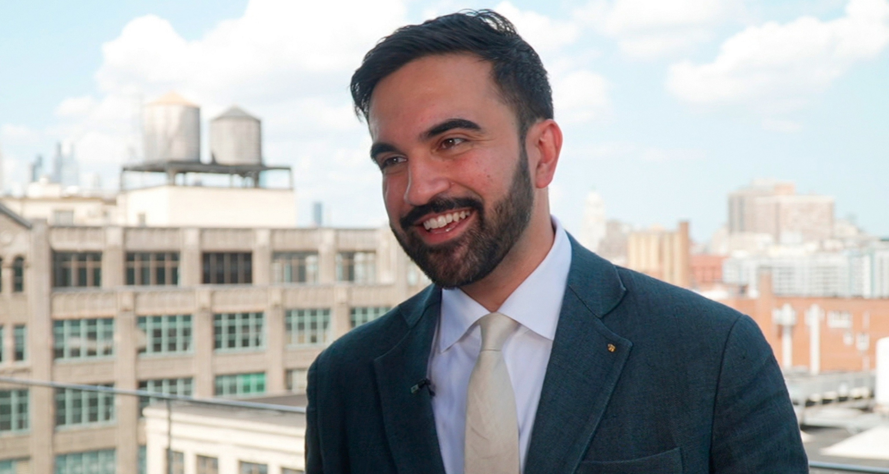 अमेरिकाको सबैभन्दा ठूलो शहरका सम्भावित मेयरको नागरिकता रद्द गर्न माग