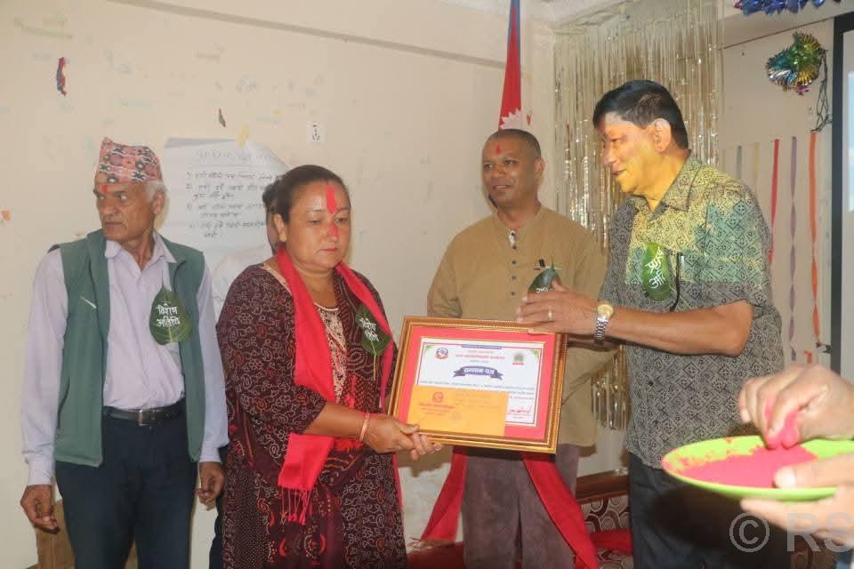 भीरकोटका उत्कृष्ट नौ कृषक सम्मानित