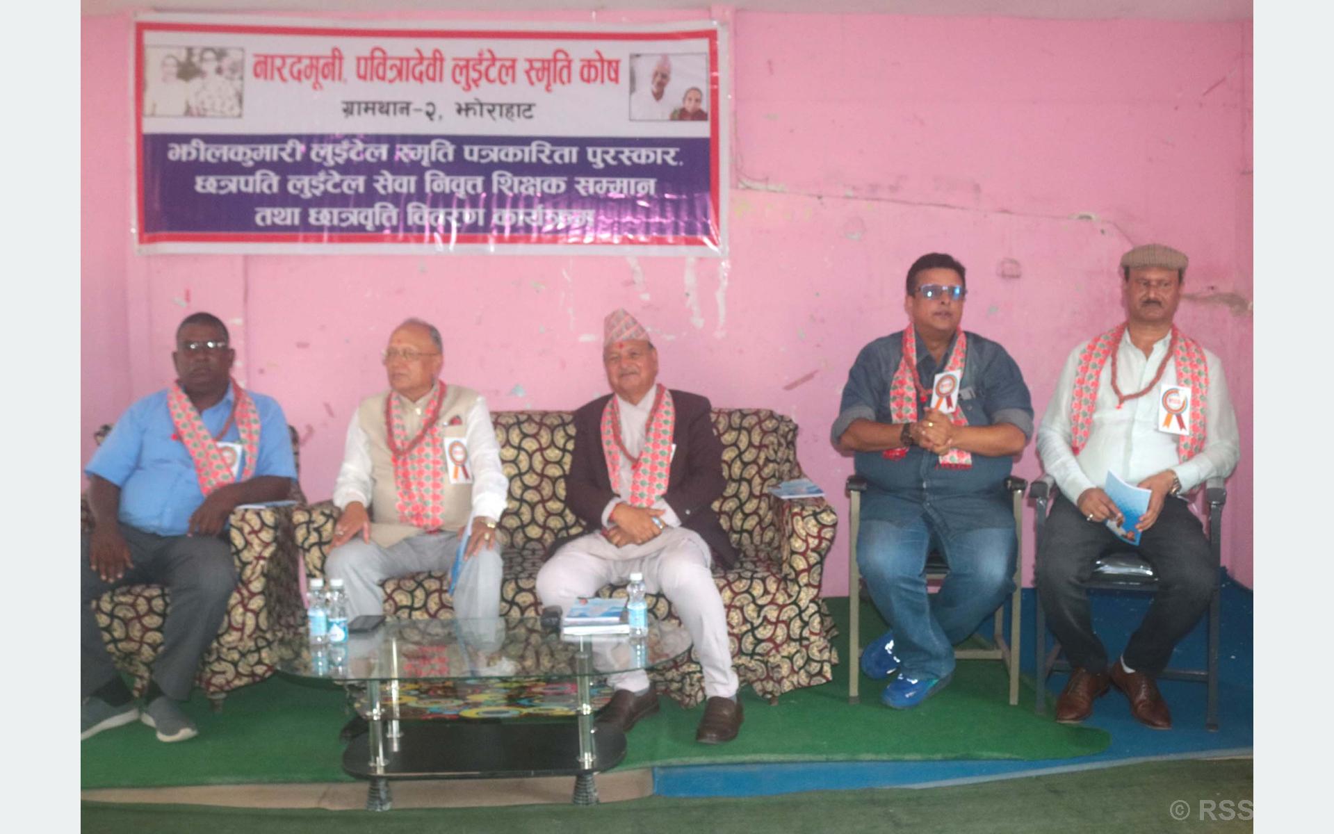 समाजमा पछाडि परेका समुदायको उत्थानमा कलम चलाउनु पर्छः सभामुख विष्ट