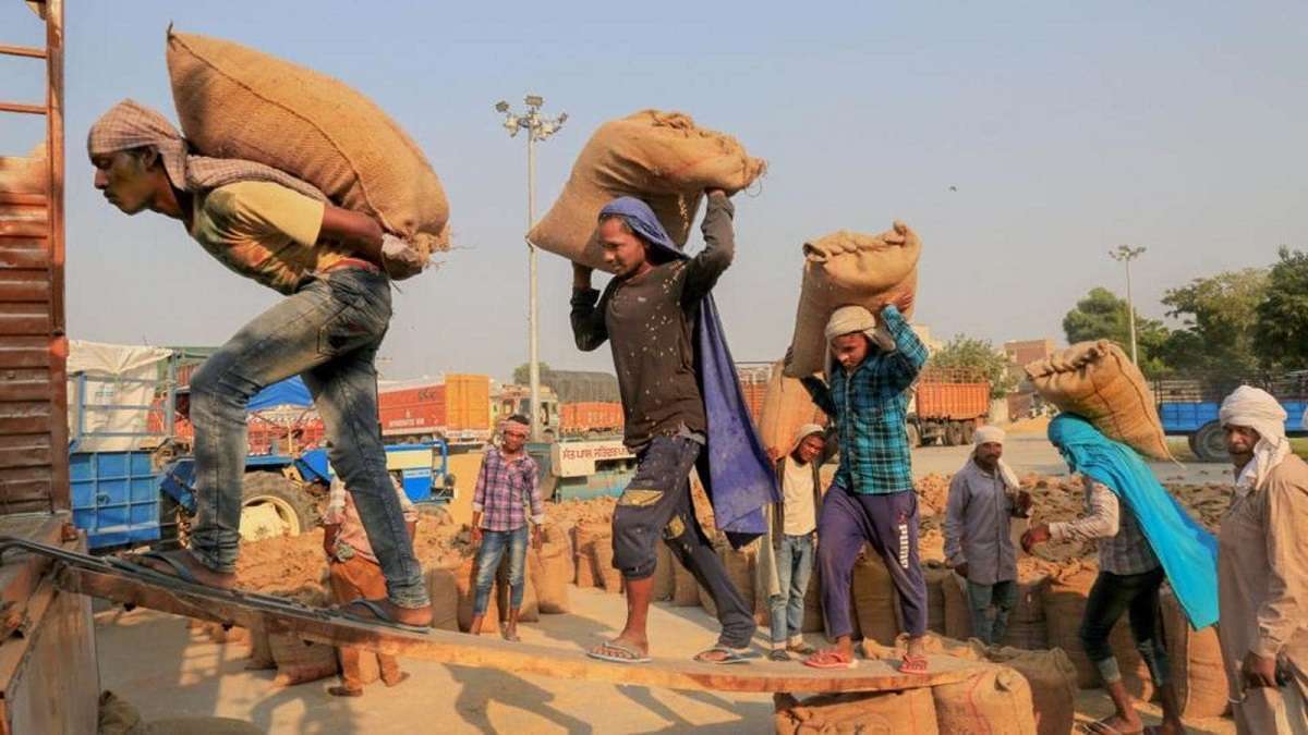 श्रमिकको न्यूनतम तलब बढ्यो