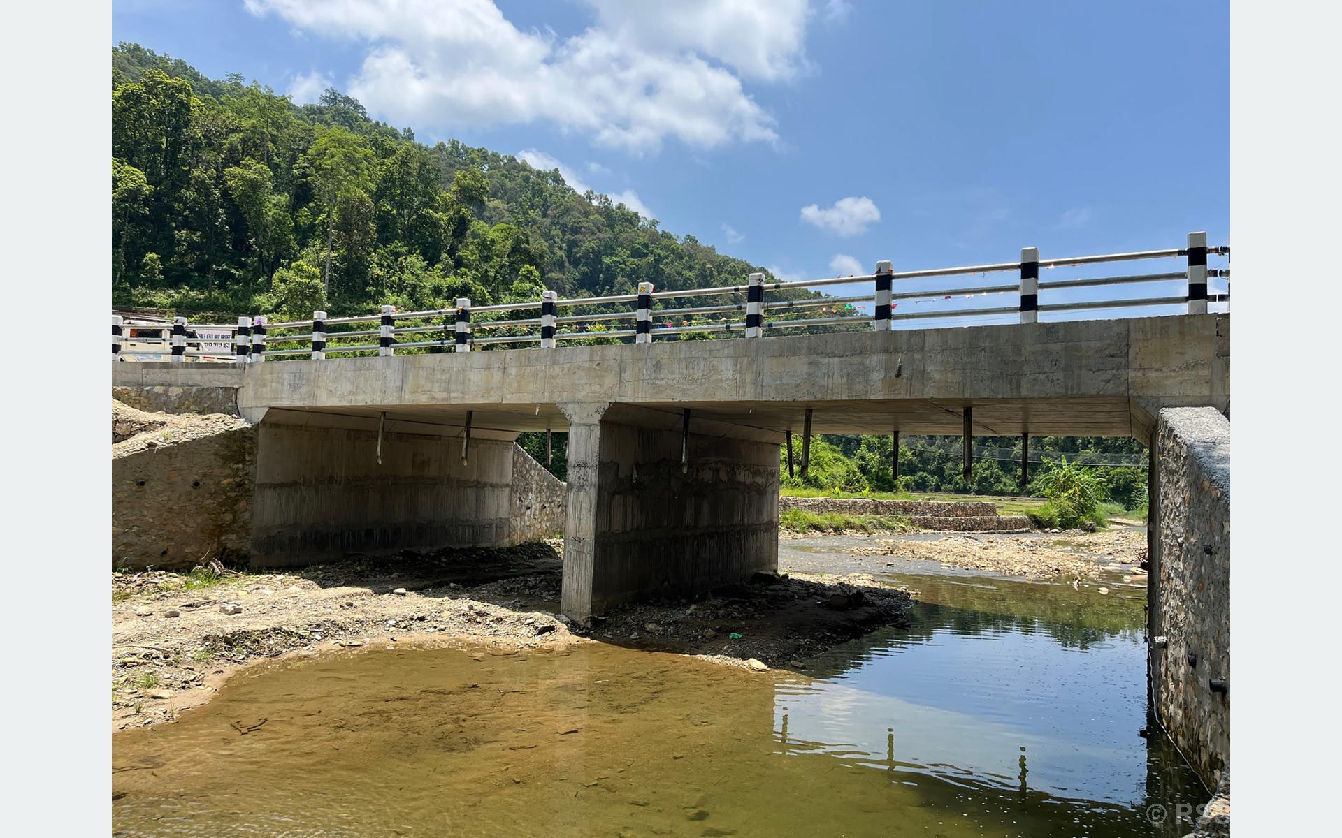 निर्धारित समयभन्दा पाँच महिना अगावै पुल निर्माण