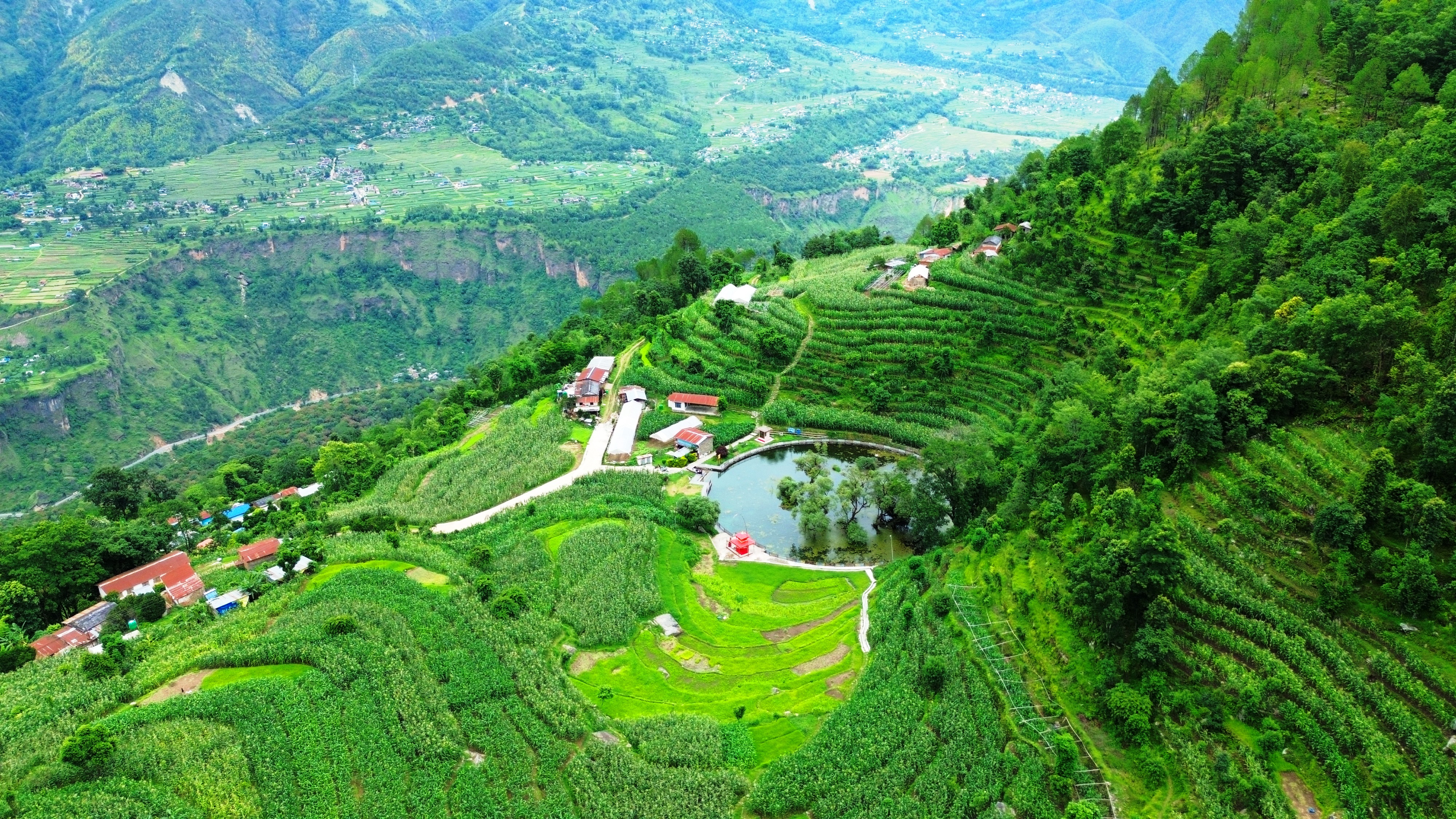 आन्तरिक पर्यटकको रोजाइमा भकुण्डेको बराहताल