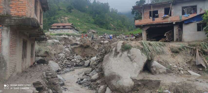 पहिराले ग्रामीण सडक अवरुद्ध हुँदा समस्या