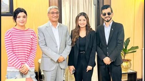 गायिका एलिना र समीक्षाले भेटे गृह मन्त्री, भेटपछि यसाे भन्छिन् एलिना