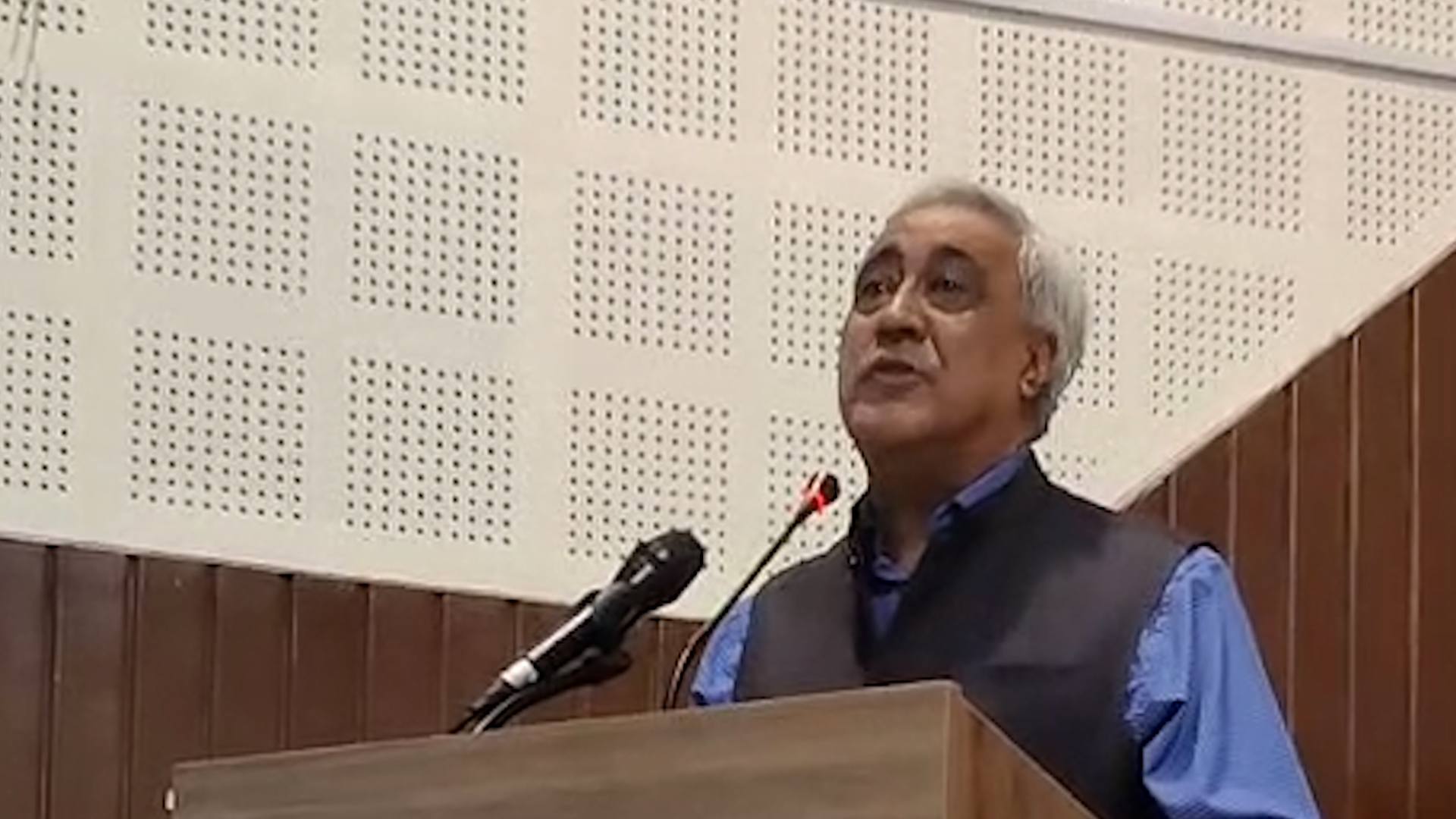 देउवाको आलोचना गर्दै चन्द्र भण्डारीले भने-शेरबहादुरजीले धेरै हँसिया बनाउनुभयो, तर घाँस काटेन