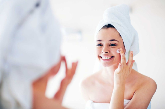 अनुहारमा चाउरीपना हटाउन लगाउनुहोस् देसी घ्यूको फेस मास्क