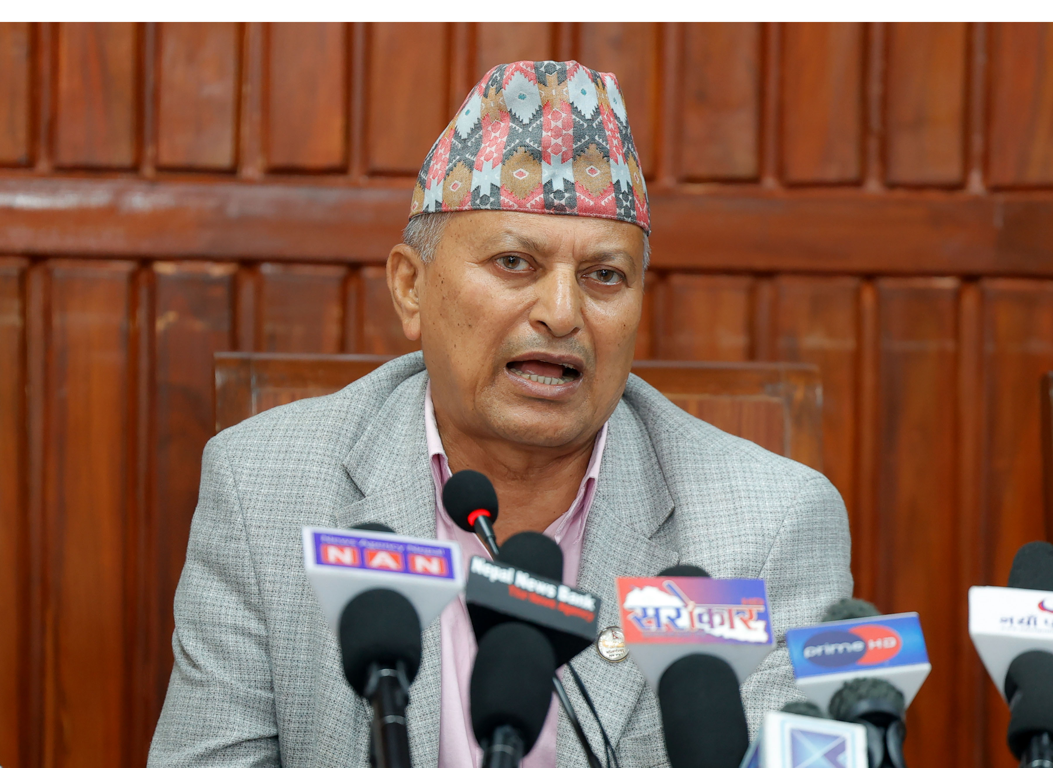 मेरो चरित्र हत्या गर्ने प्रयास भयो, गल्ती गरेको प्रमाण आए कारबाही भोग्न तयार छु: मन्त्री अधिकारी