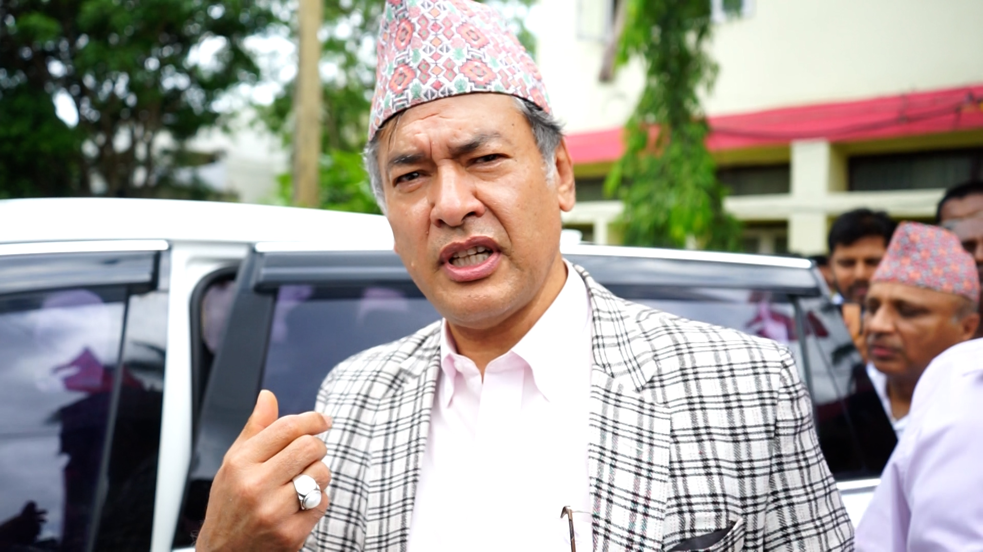 मधेश प्रदेशमा डिप बोरिङ जडानका लागि गृहकार्य सुरु गर्न वितरण केन्द्र प्रमुखहरुलाई शाक्यको निर्देशन