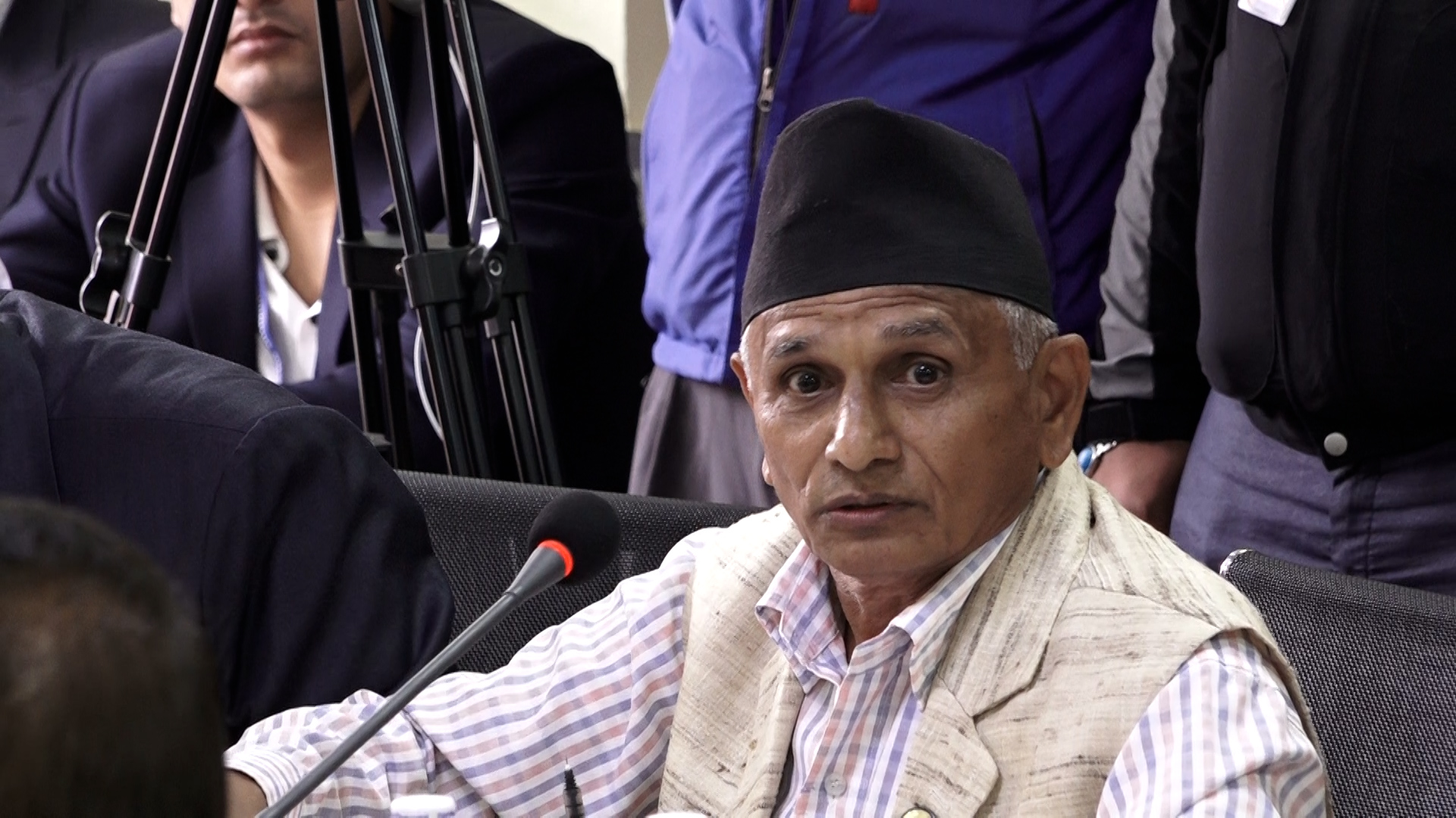 निजामती सेवासम्बन्धी विधेयकको कुलिङको विषयमा त्रुटी होईन षड्यन्त्र भयो : हितराज पाण्डे