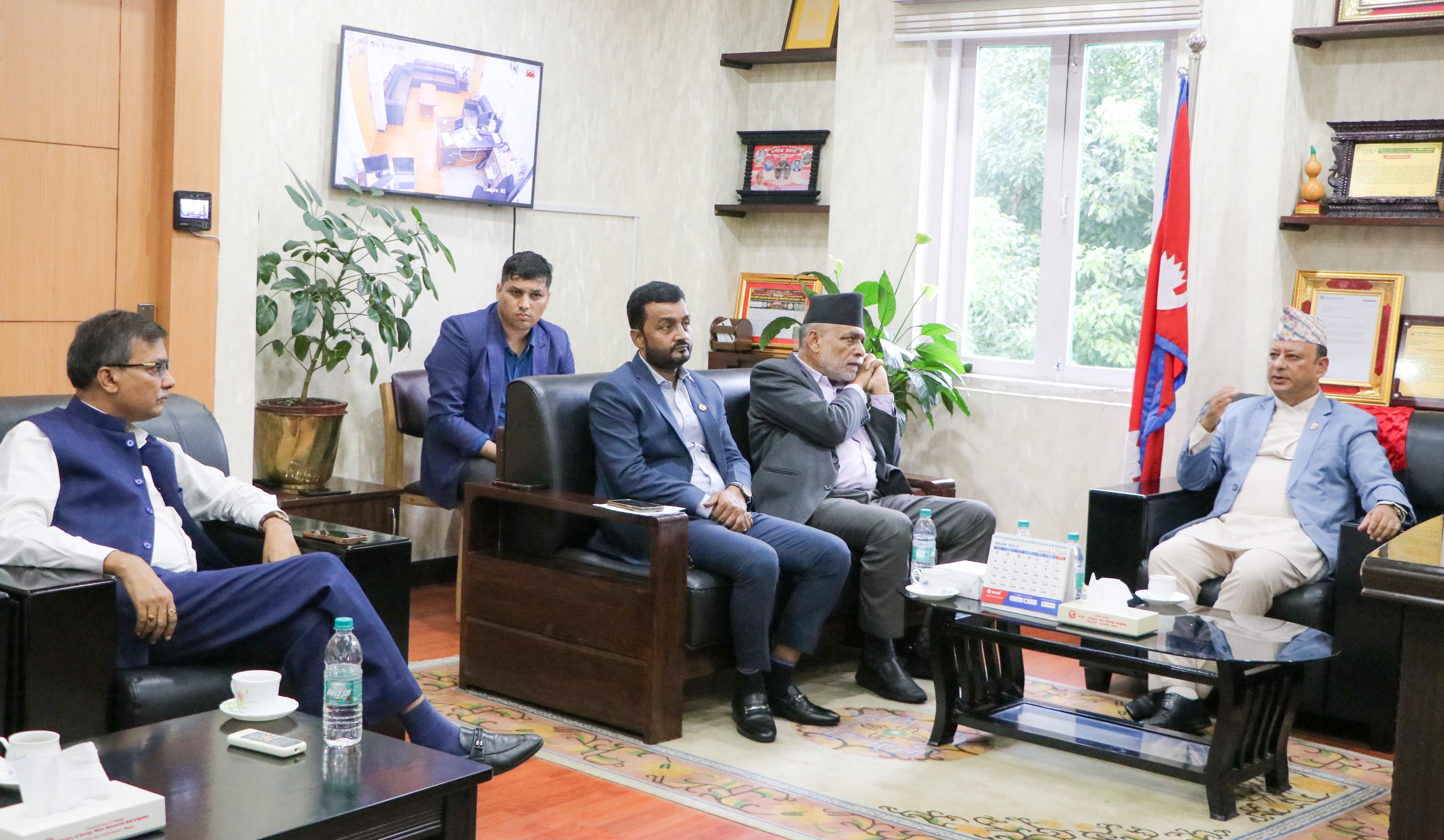 मधेस प्रदेशमा खानेपानी र सिँचाइको समस्या समाधान संघीयमन्त्रीहरु बीच छलफल