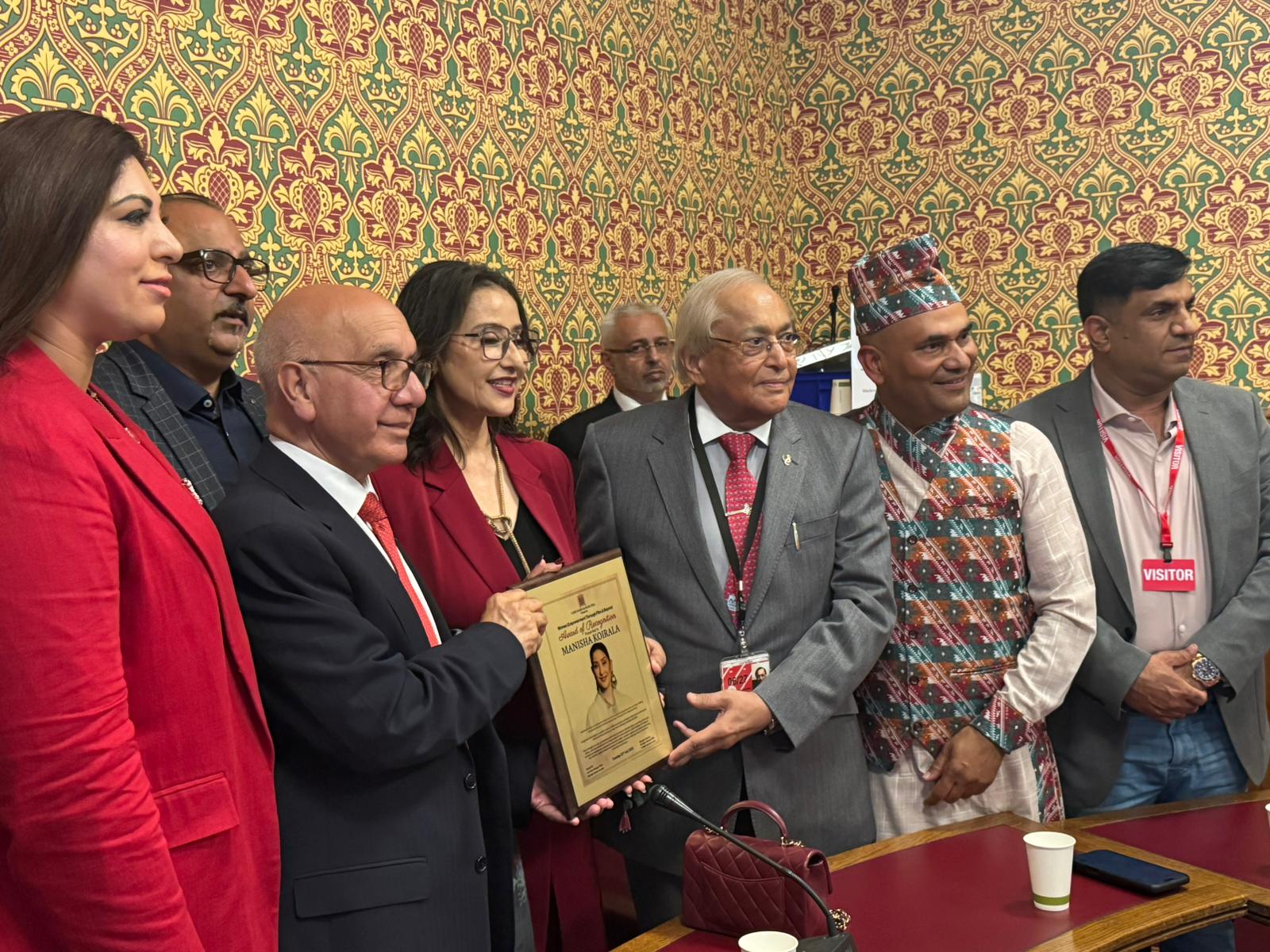 अभिनेत्री कोइरालालाई बेलायतमा सम्मान