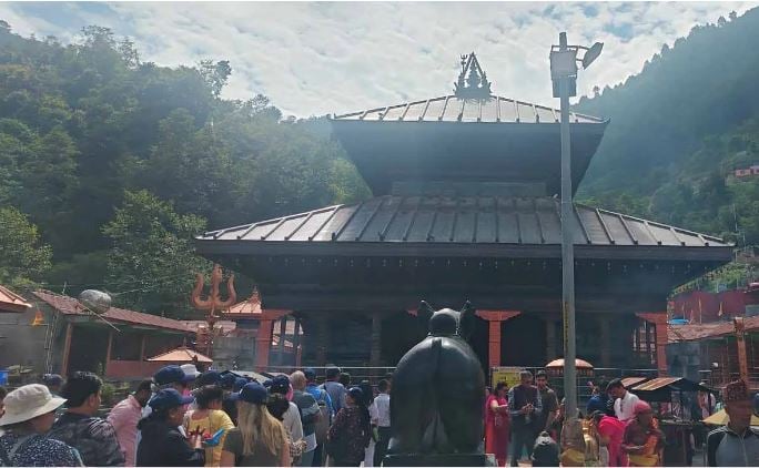 भक्तपुरको धार्मिक तथा पर्यटकीयस्थल डोलेश्वर महादेव मन्दिरमा श्रावणी मेला सुरु