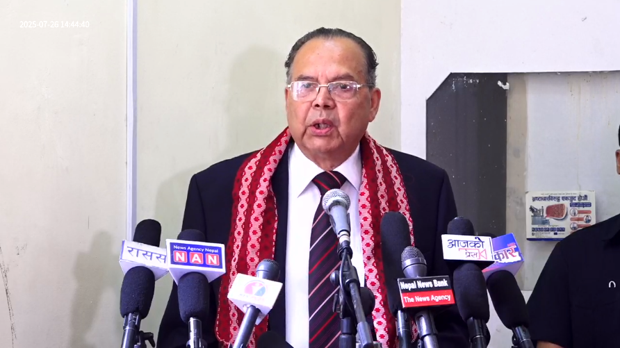 भारत र चीनसँग सन्तुलन मिलाएर काम गर्न नसके राष्ट्रियतामाथि हमला हुनेवाला छ : झलनाथ खनाल