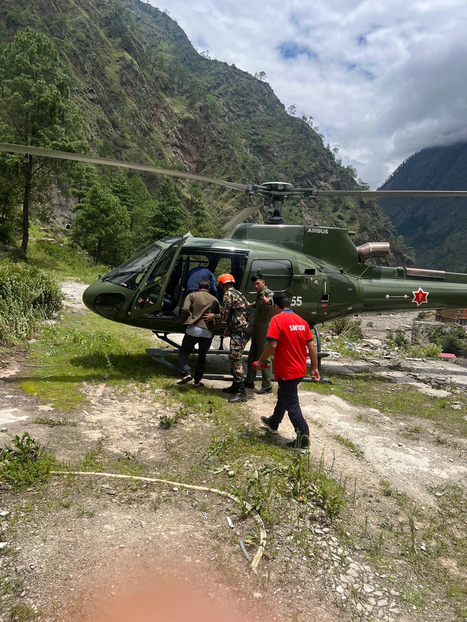 रसुवागढी जलविद्युत आयोजनामा फसेका २३ कामदारको उद्दार