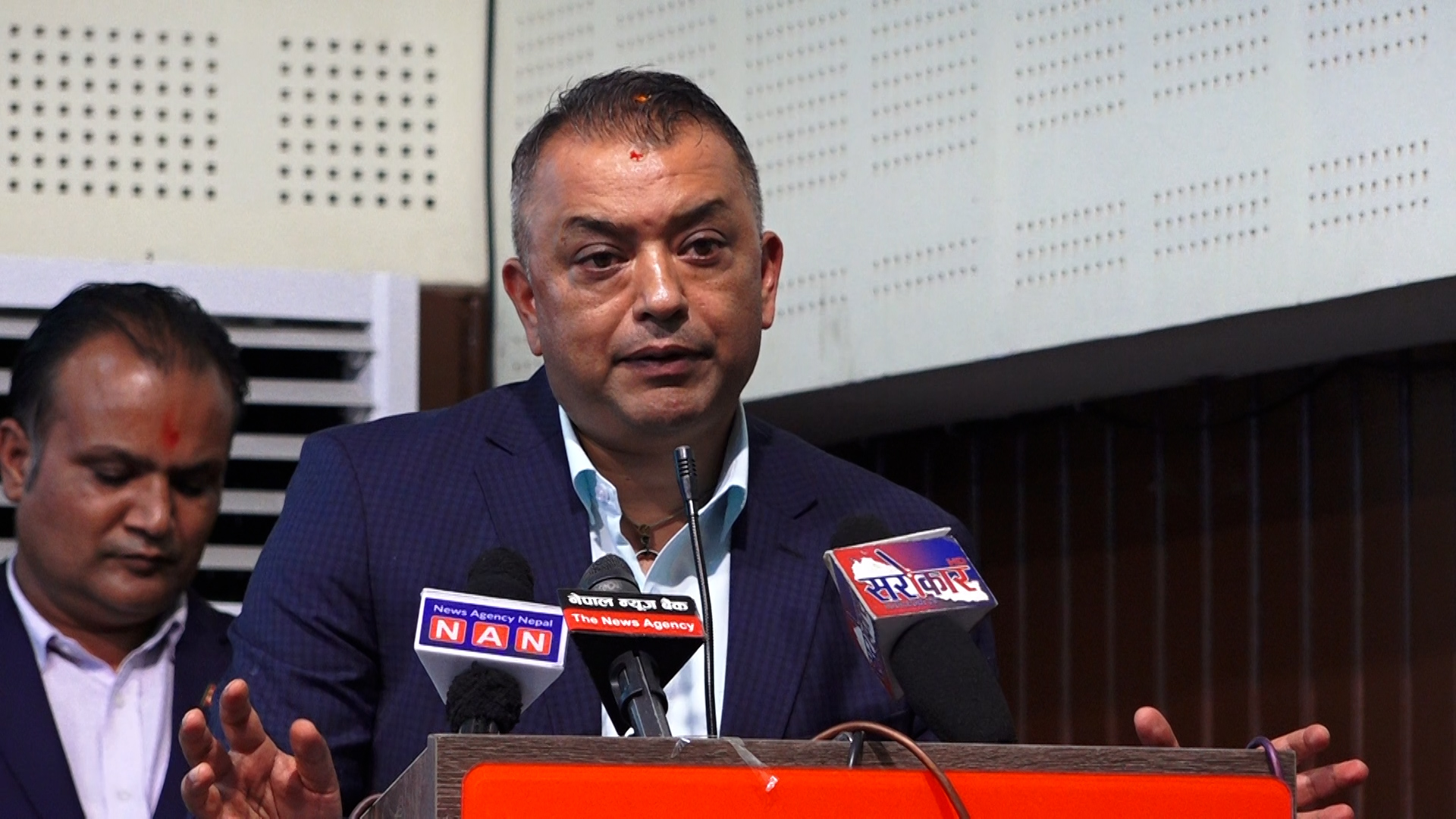 सरकाले सुरुमा गति लिएको थियो, अहिले बरालिएको छः गगन थापा