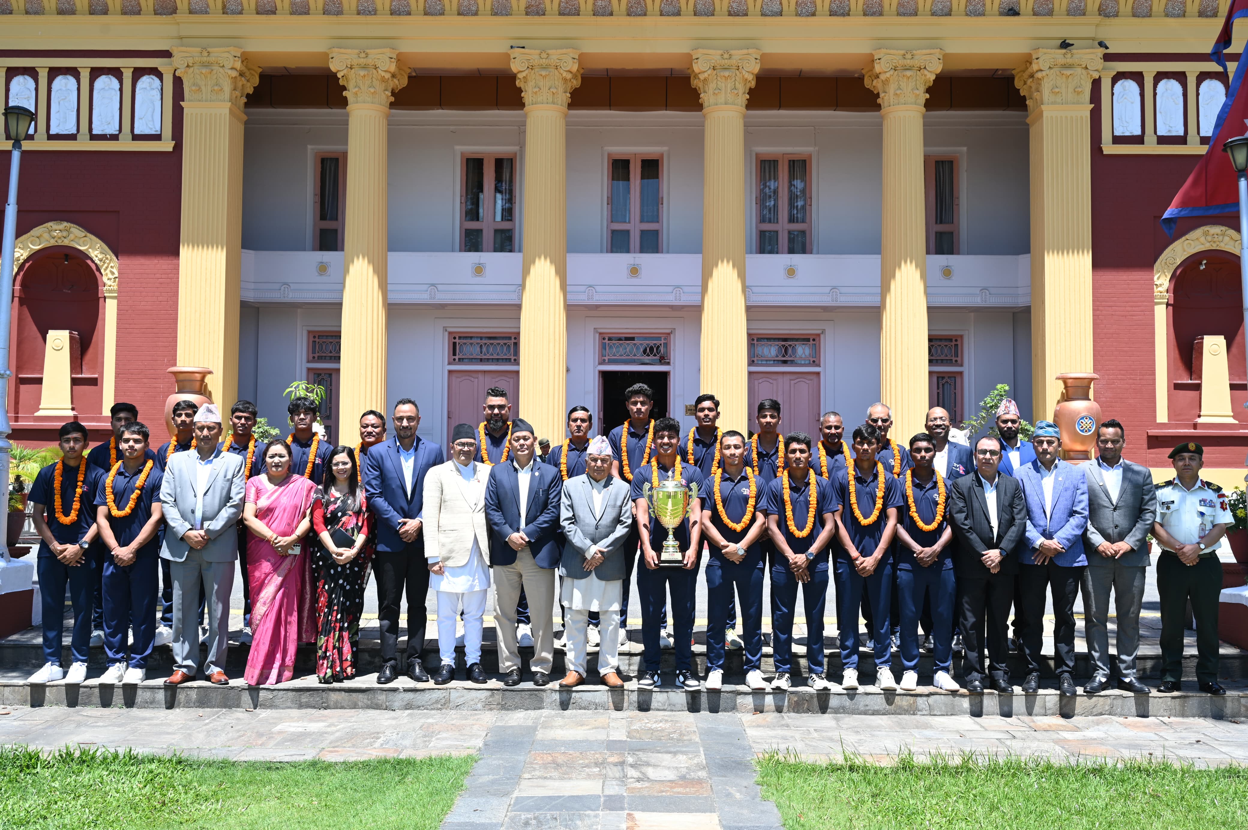 क्रिकेटप्रतिको क्रेज र नेपाली खेलाडीहरूको सफलताको राष्ट्रपतिले गरे तारिफ