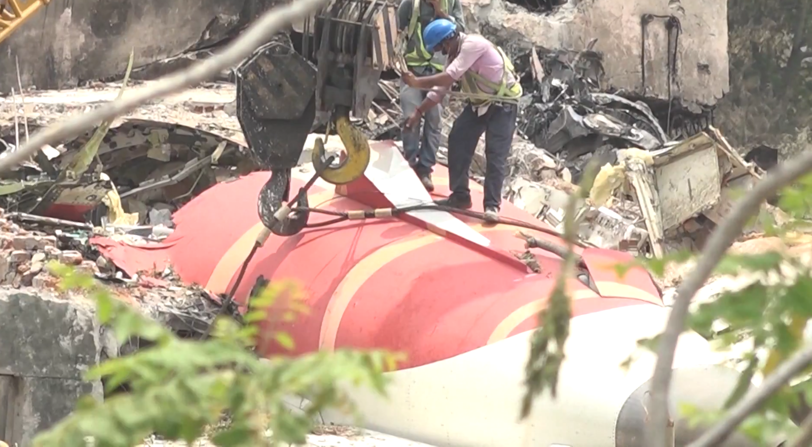 एयर इन्डियाको बिमान दुर्घटना : पाइलटले नै रोकेका थिए इन्धन प्रवाह !