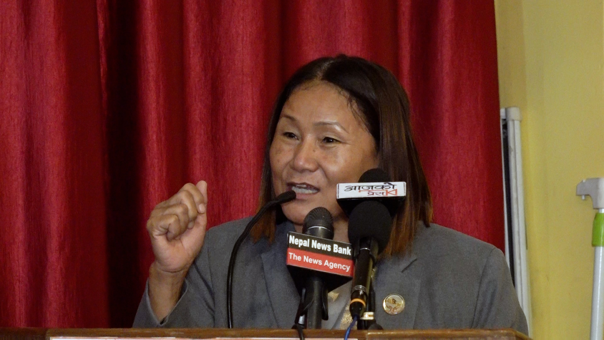 महिला अधिकारका लागि महिला नै लड्नुपर्छ : उपसभामुख