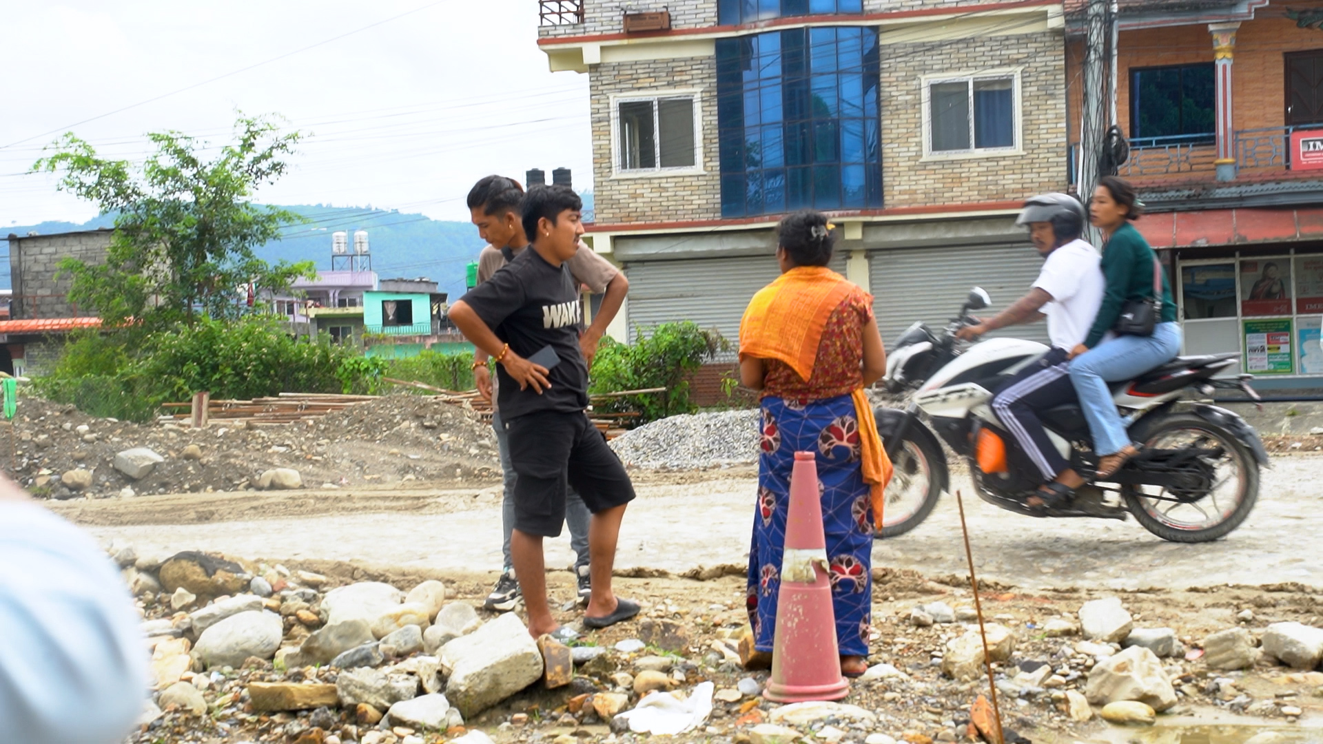 हायु परिवारका सदस्य भन्छन्ः ऋण लागेर भागेका होइनौं, बाध्यताले हो