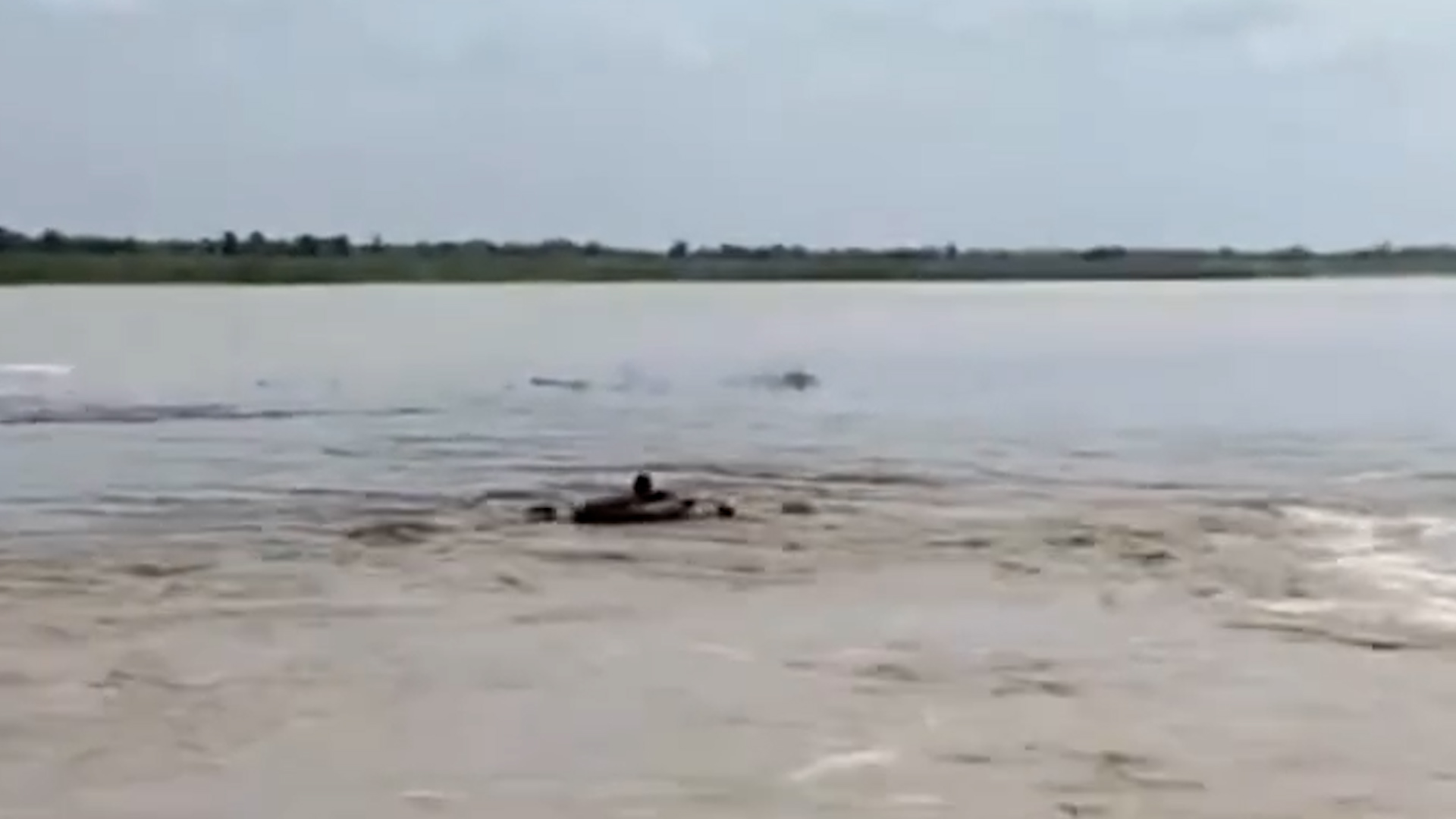 रौतहटमा पुरुषको शव फेला, नदीमा डुबेर बालक बेपत्ता