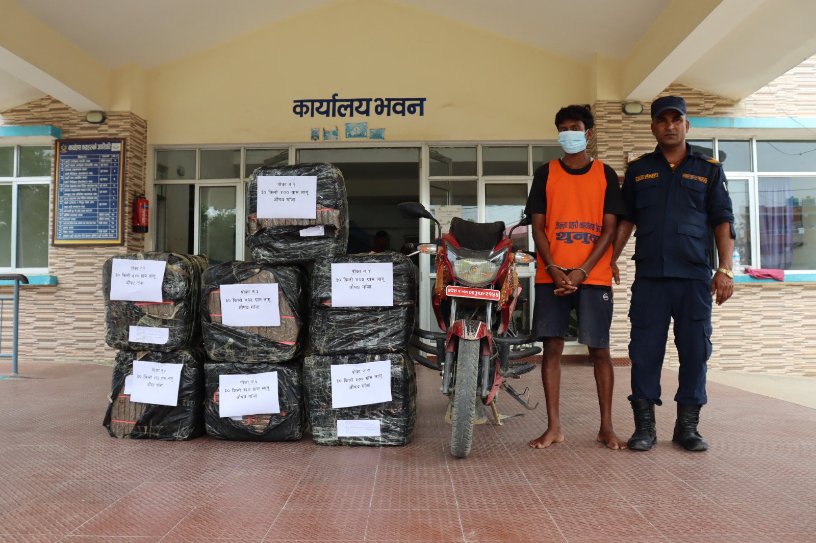 लागूऔषधसहित एक जना पक्राउ