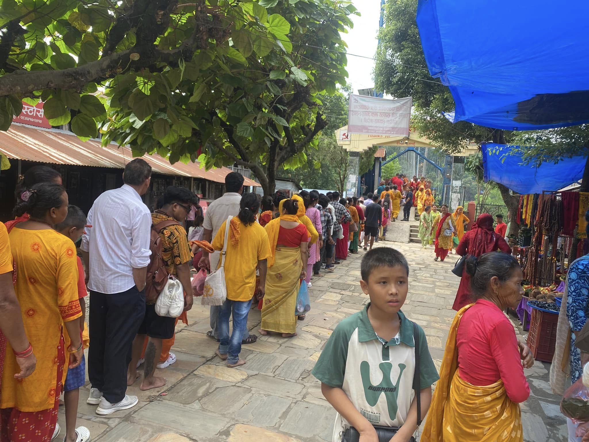 देवघाटमा स्नान गर्ने भक्तजनको घुइँचो