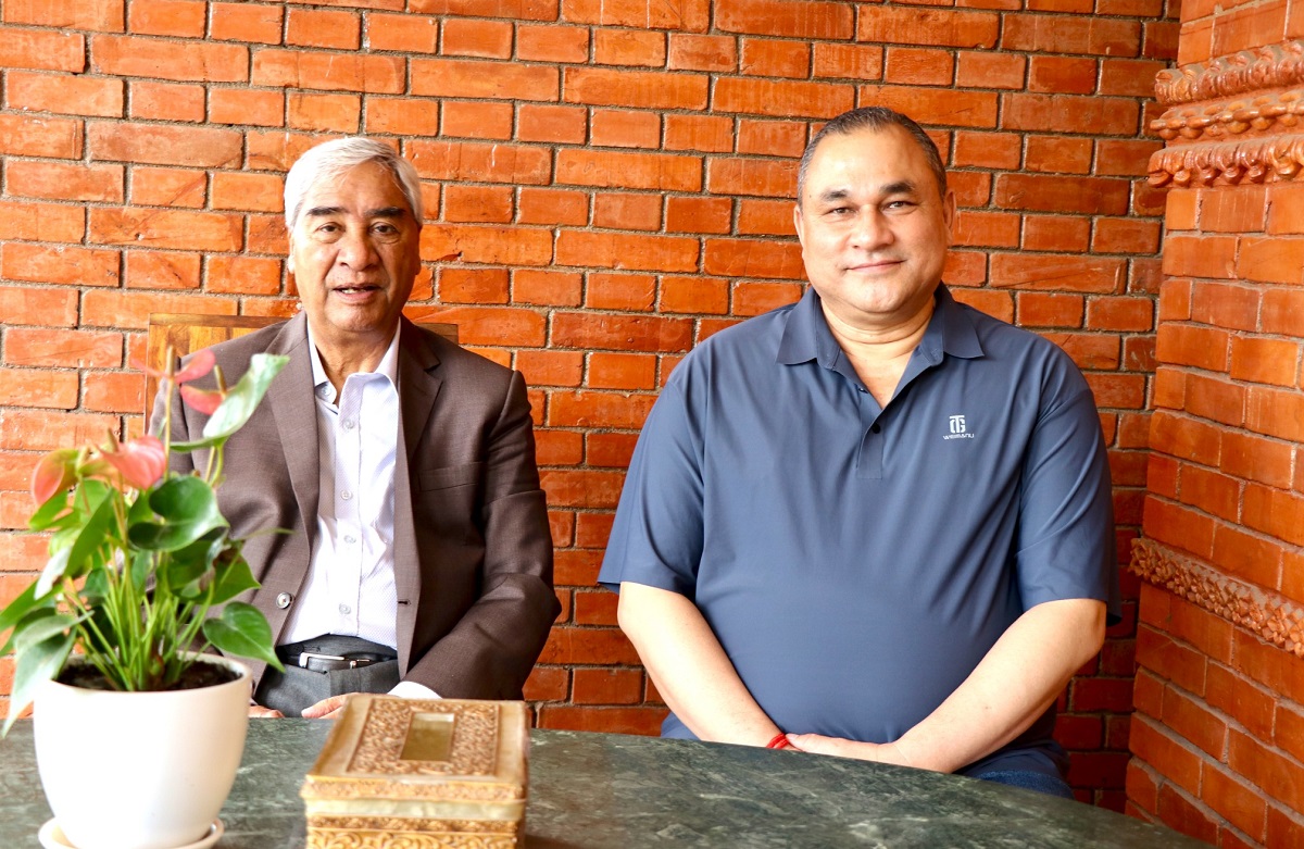 सुदूरपश्चिमका मुख्यमन्त्रीले भेटे सभापति देउवालाई