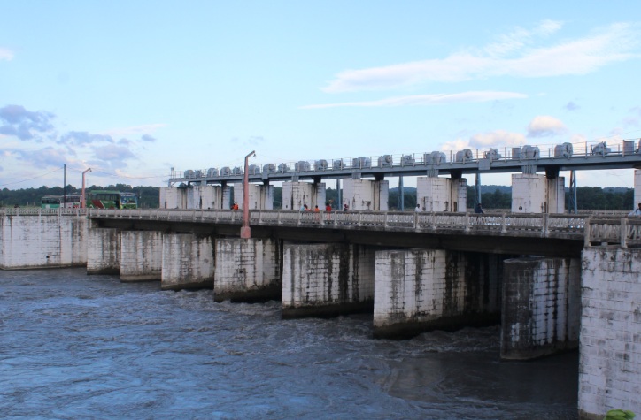 गण्डक नहरबाट पर्याप्त पानी उपलब्ध नहुँदा रोपाइँ गर्न समस्या