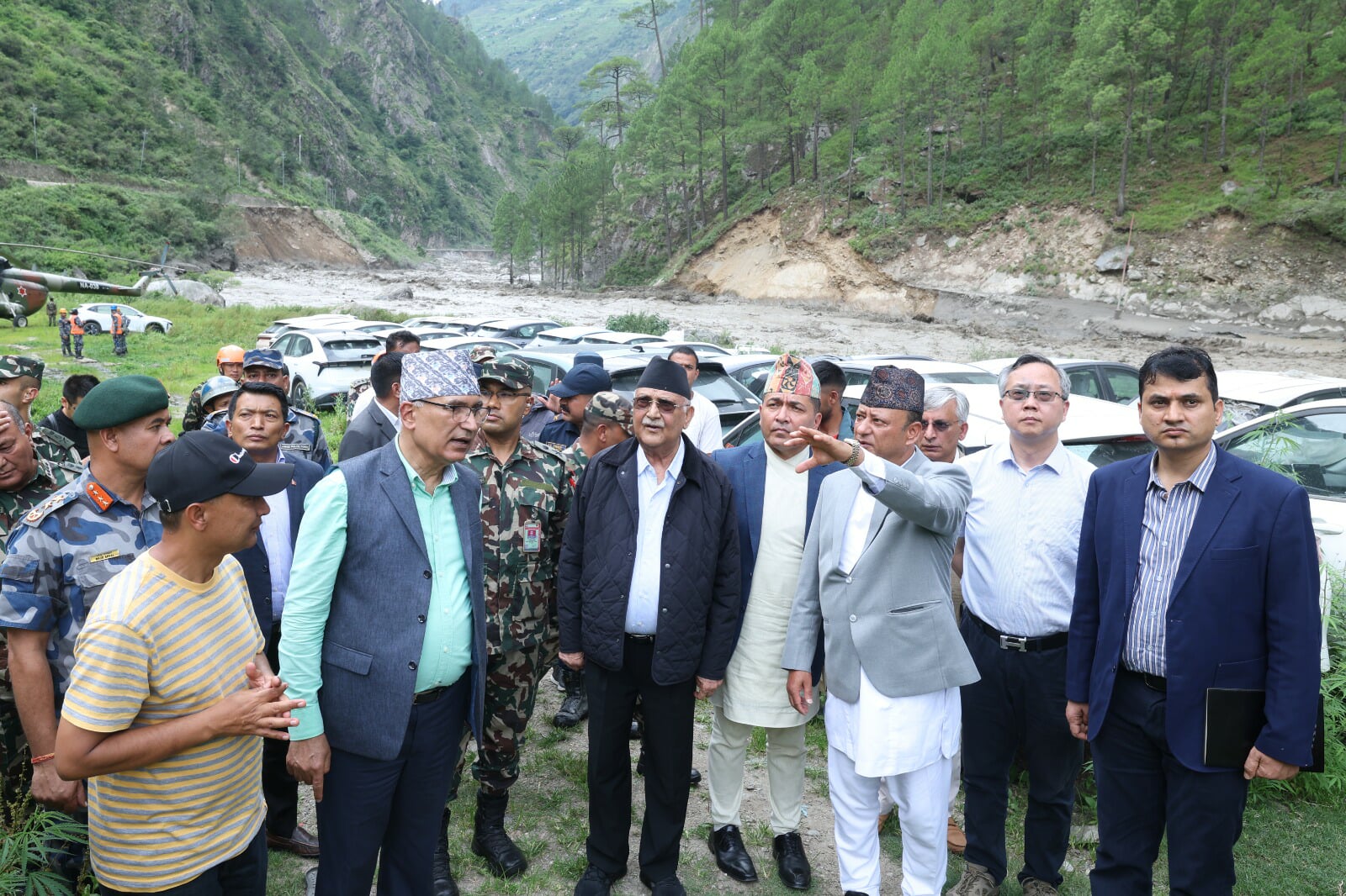 प्रधानमन्त्री ओलीले गरे रसुवा र नुवाकोटको बाढी प्रभावित क्षेत्रको अवलोकन