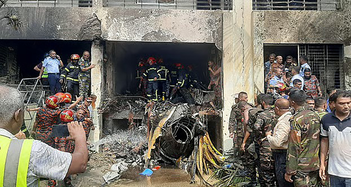 बंगलादेशको विद्यालयमा विमान दुर्घटना हुँदा कम्तीमा १९ जनाको मृत्यु