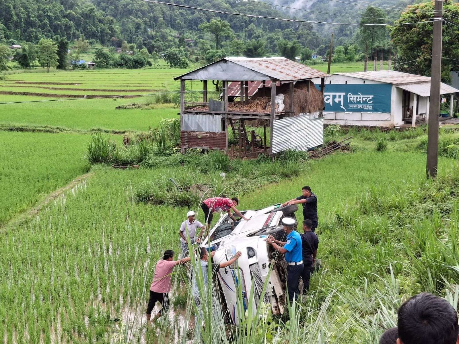 बकैयामा इभि भ्यान दुर्घटना: तीन घाइते, एकको अवस्था गम्भीर