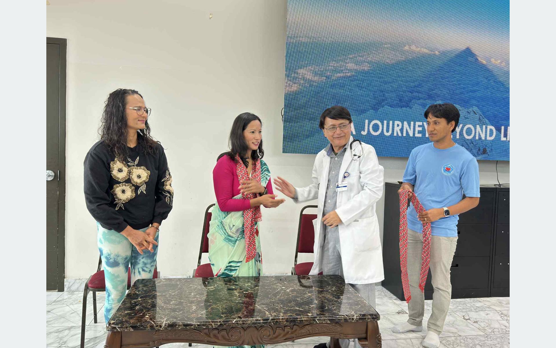 सगरमाथा आरोही दुई नेपाली महिला टेक्ससको ड्यालसमा सम्मानित