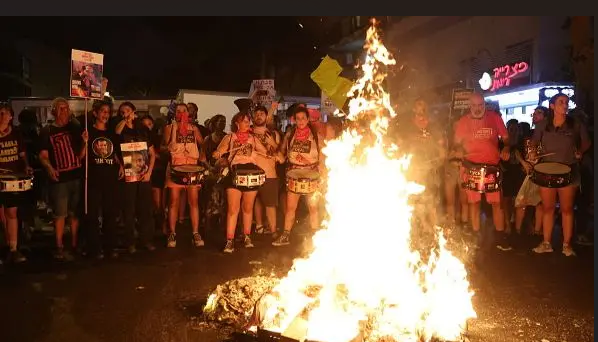 इजरायलमा गाजाको युद्ध अन्त्य र बन्धकको रिहाइका लागि विशाल प्रदर्शन