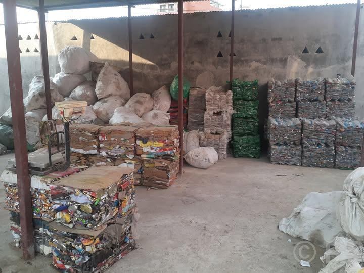 फोहरजन्य वस्तु बिक्री गरी १५ लाख बढी आम्दानी