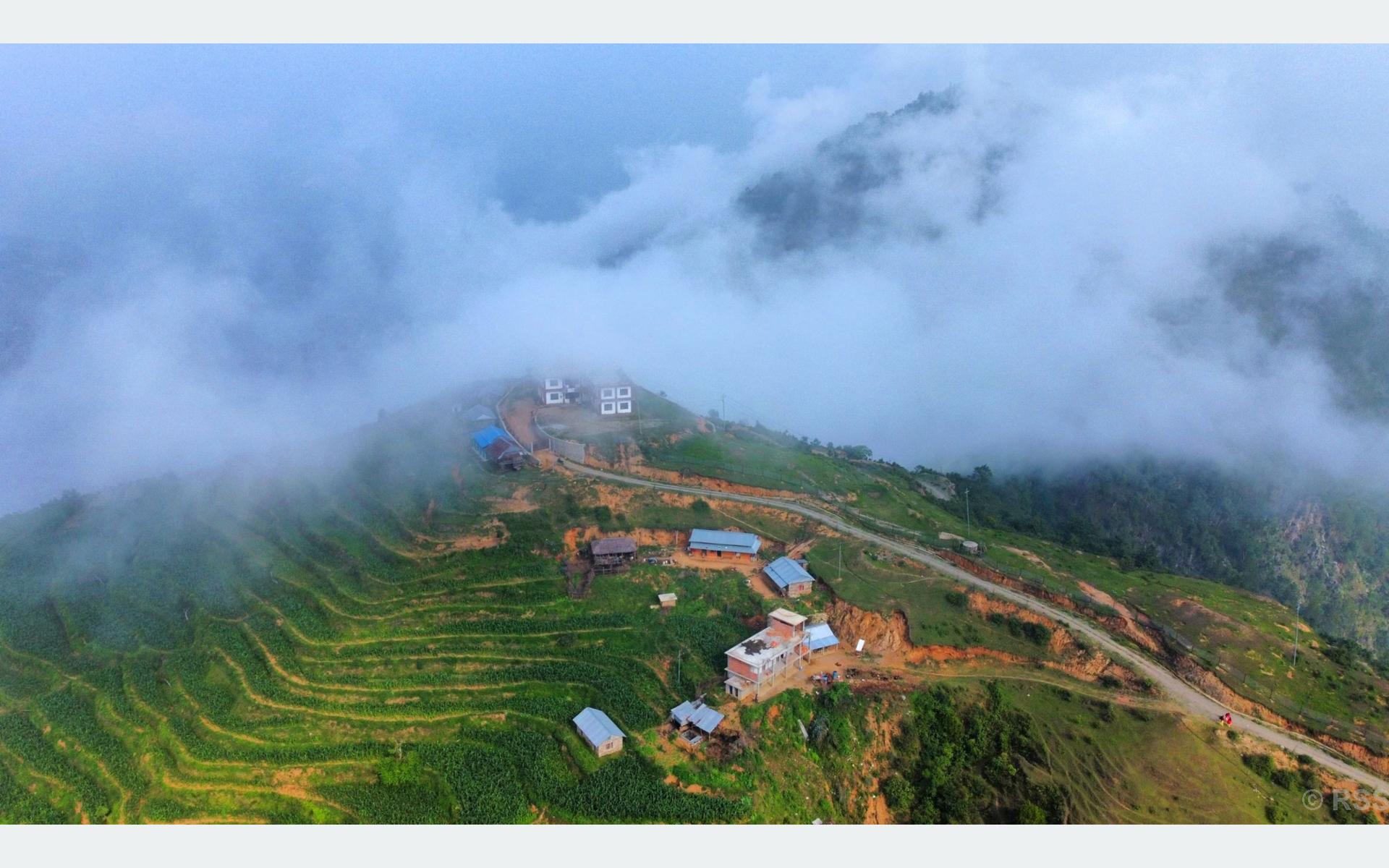 ‘जहाँ गर्मी भुल्न आउँछन् तराईवासी’