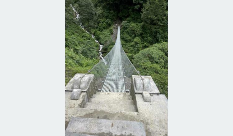 झोलुङ्गे पुलले सहज बन्यो यात्रा