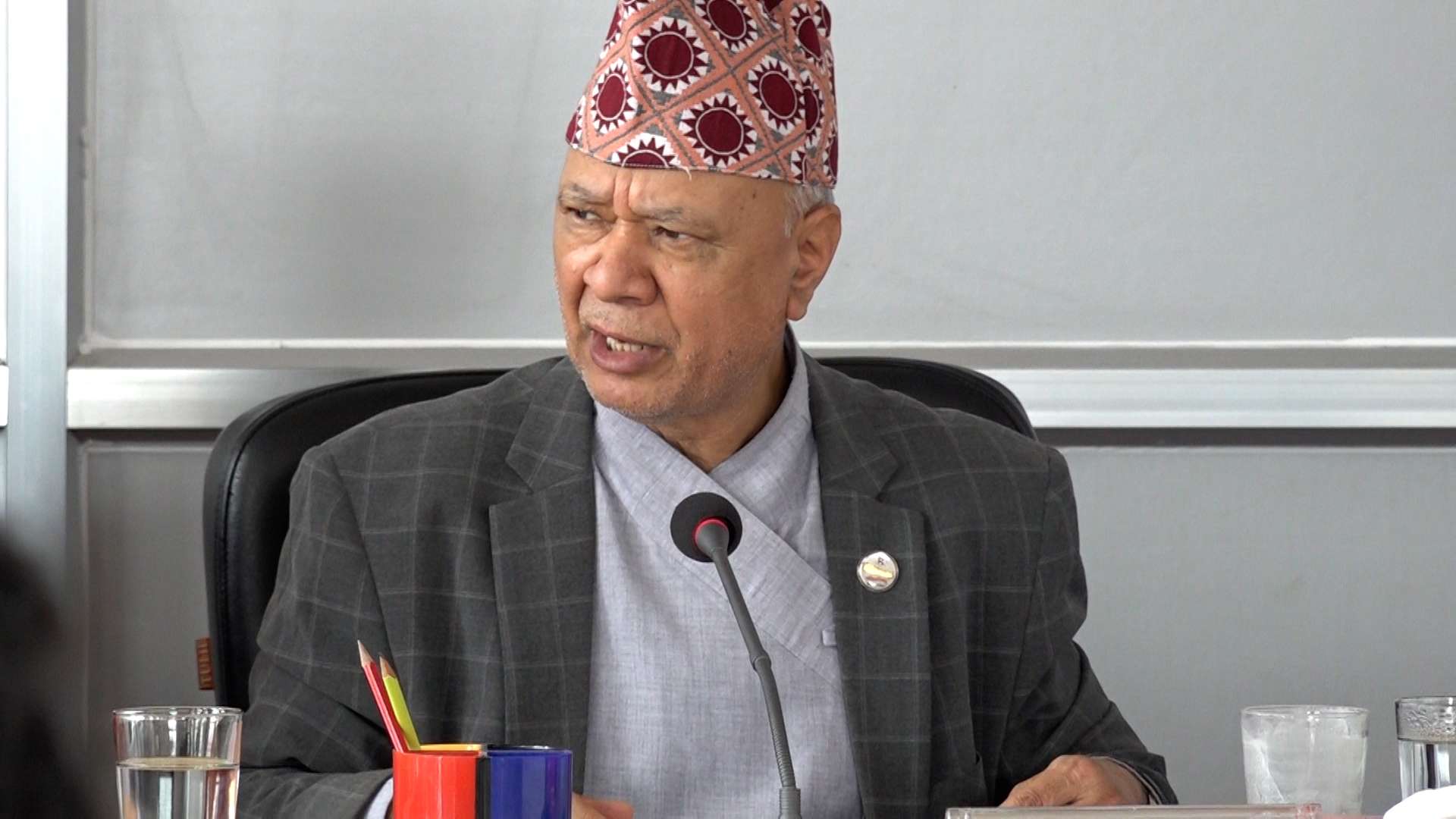 निजी क्षेत्रले छापिरहेको पाठ्यक्रम जनक शिक्षा ल्याउने प्रयासमा छौं: मन्त्री पन्त