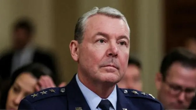 अमेरिकी रक्षामन्त्रीले रक्षा गुप्तचर एजेन्सीका प्रमुखलाई हटाए