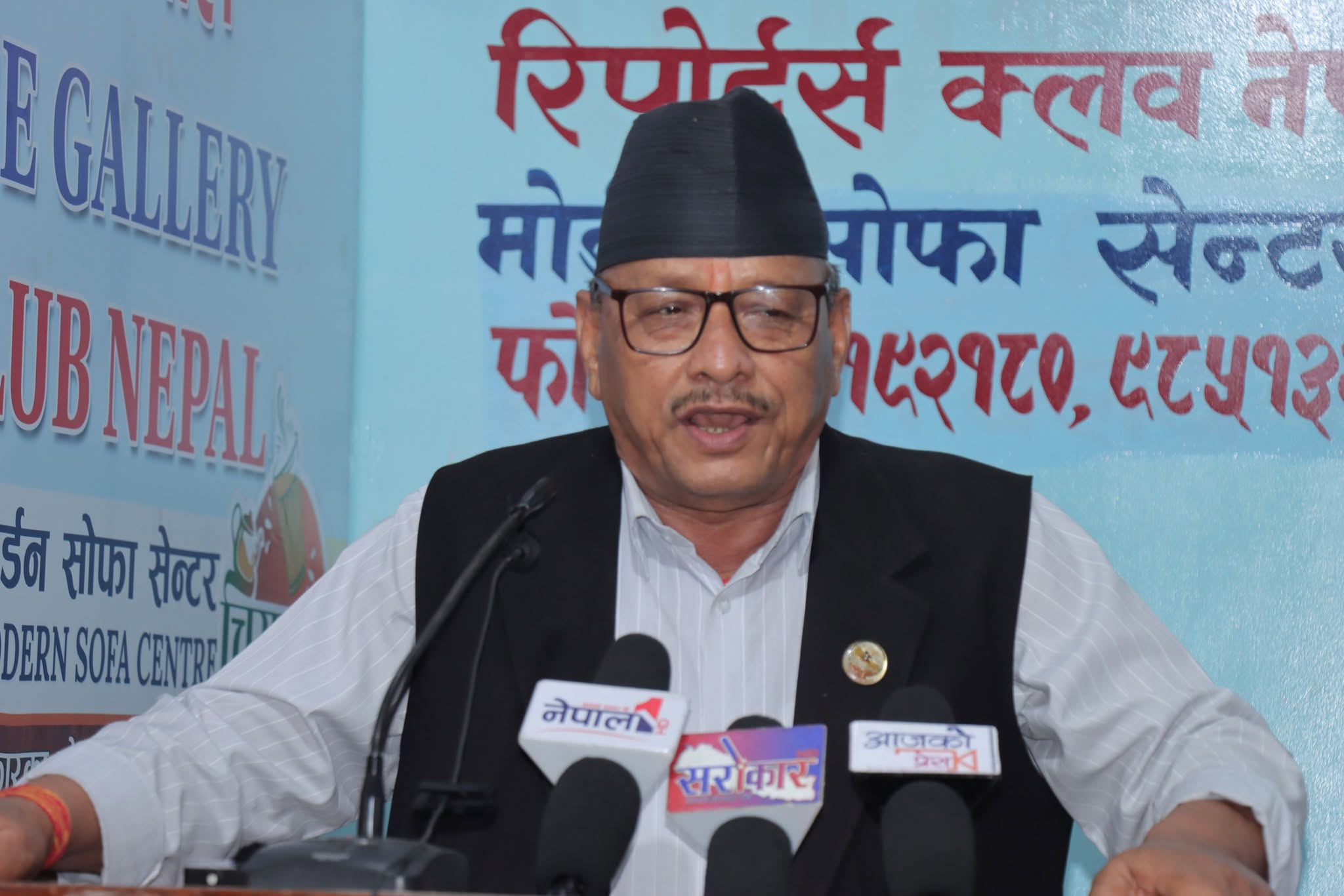 अस्थायी शिक्षकहरुलाई उमेरहद नलाग्ने, पास हुन नसक्नेलाई ‘गोल्डेन ह्याण्डसेक’