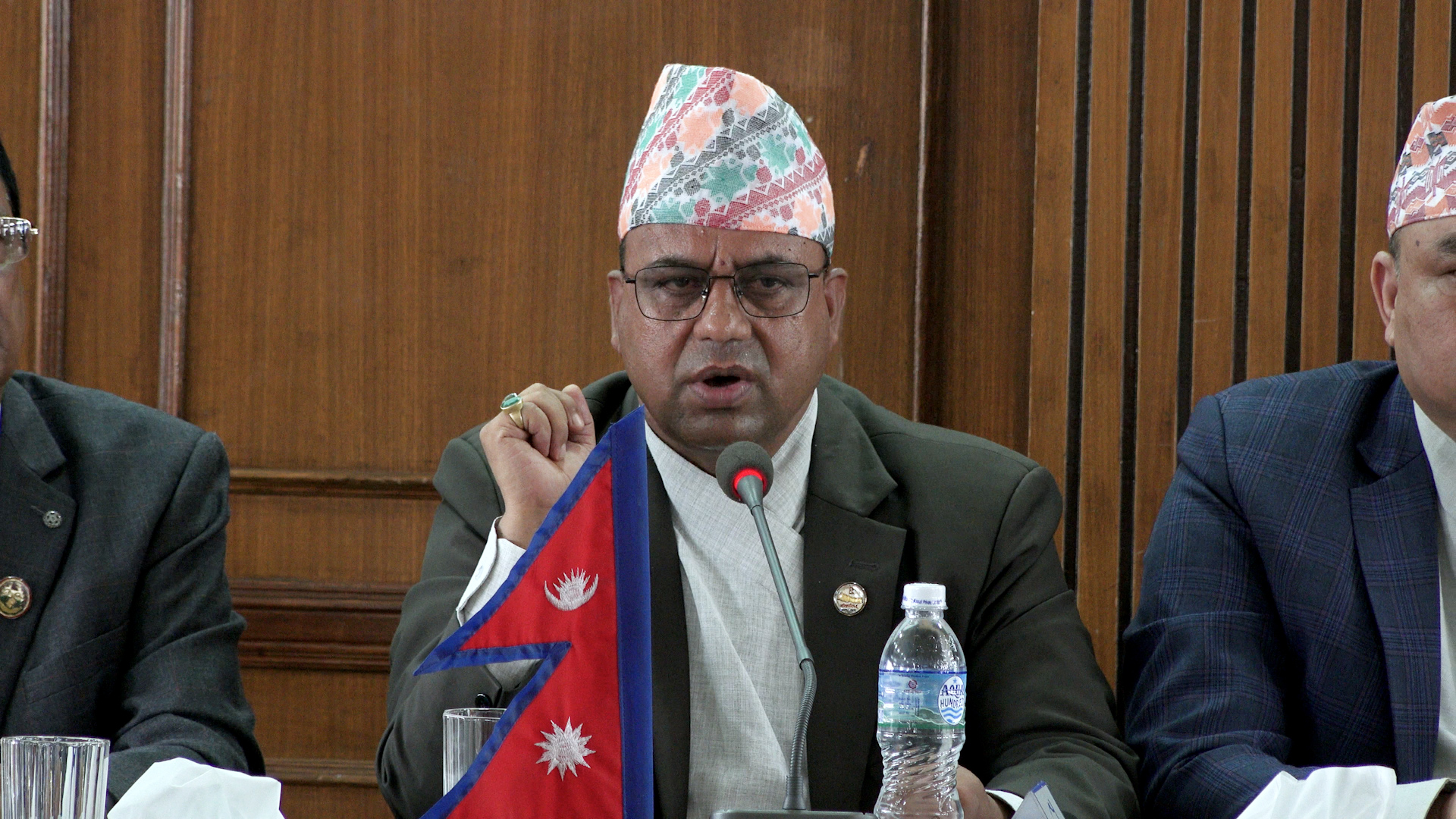 पर्यटकीय सम्भावना बोकेको सुदूरपश्चिमा लगानी गर्न मन्त्री पाण्डेको आह्वान