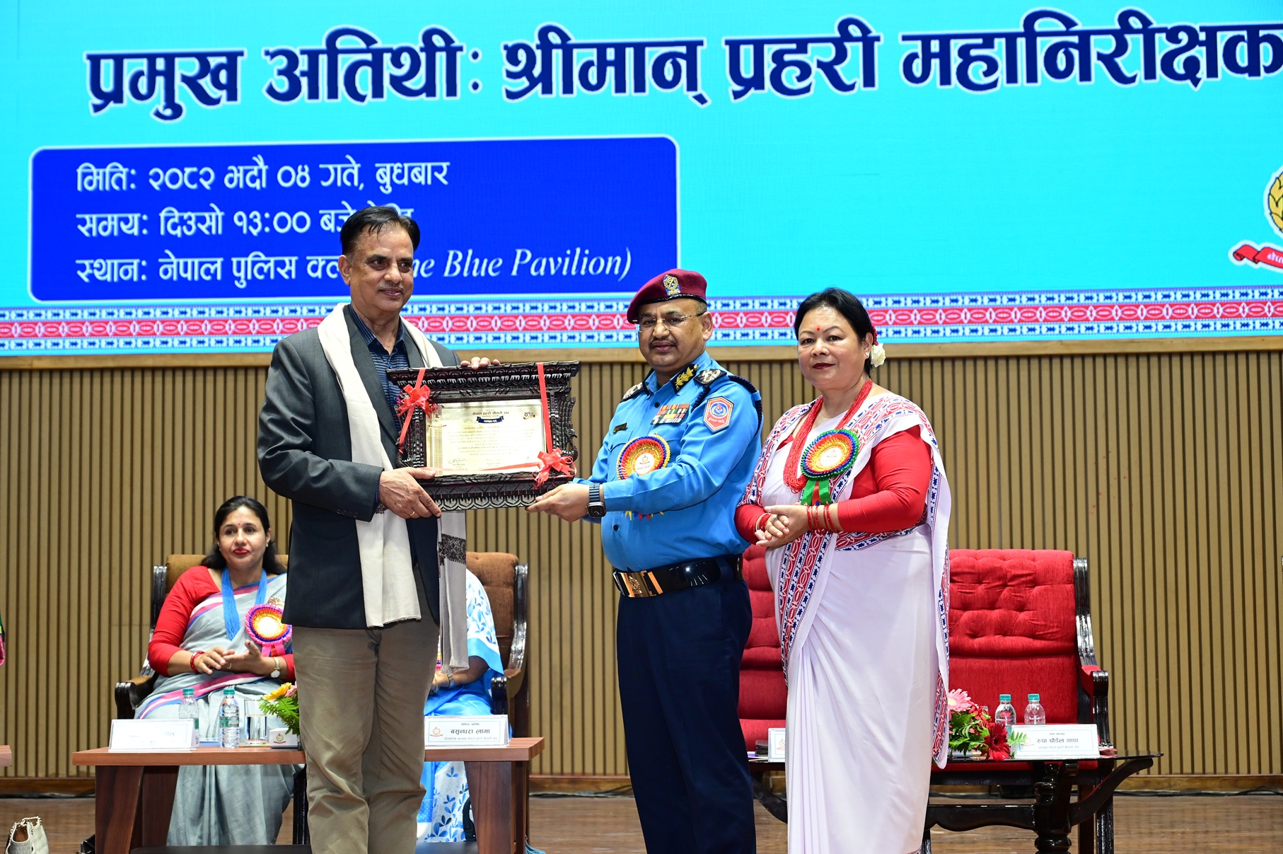 वरिष्ठ मुटुरोग विशेषज्ञ डा अनिल र वरिष्ठ कलाकार आचार्य सम्मानित