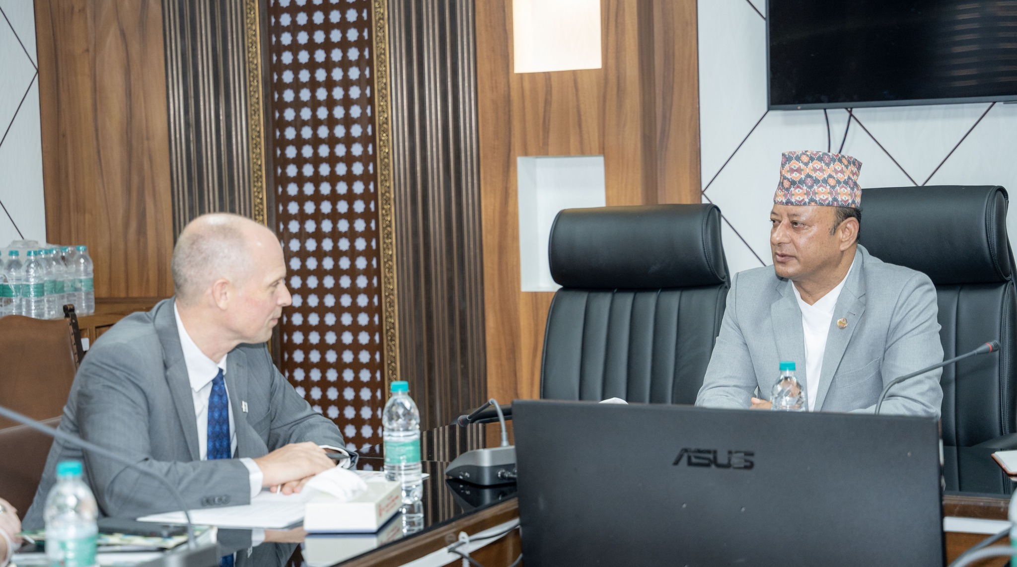 ऊर्जामन्त्री खड्कासँग एमसिसीका सहायक उपाध्यक्ष विंगलको शिष्टाचार भेट