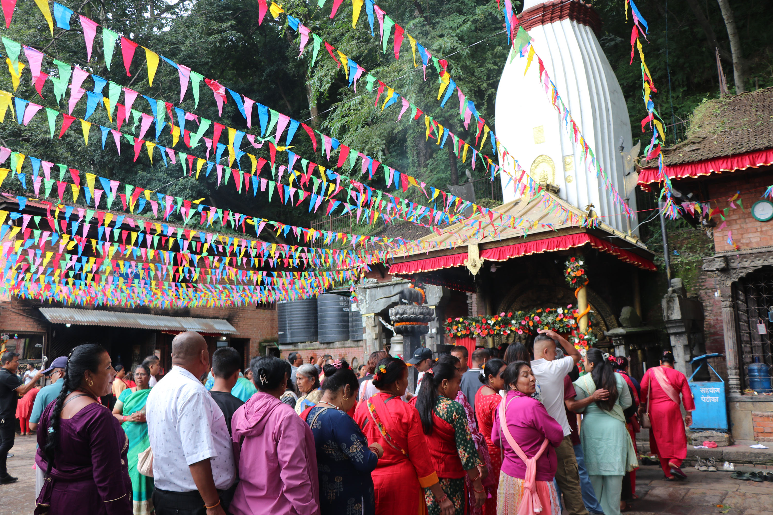सिन्दुर खेलेर हर्षोल्लासका साथ सम्पन्न गरियो गणेश जात्रा