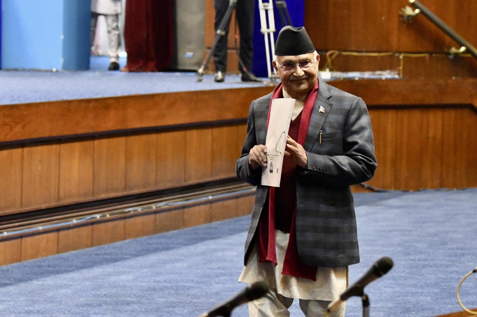 प्रधानमन्त्री ओलीले संसदमा विशेष सम्बोधन गर्दै